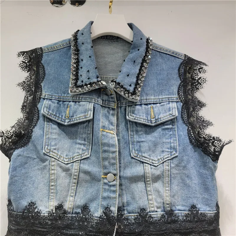 Spring New Korean Women Fashion Beaded Diamond Blue Short Denim Vest Lace Patchwork Turndown Collar Sleeveless Cowboy Waistcoat
Spring New Korean Women Fashion Beaded Diamond Blue Short Denim Vest Lace Patchwork Turndown Collar Sleeveless Cowboy Waistcoat
