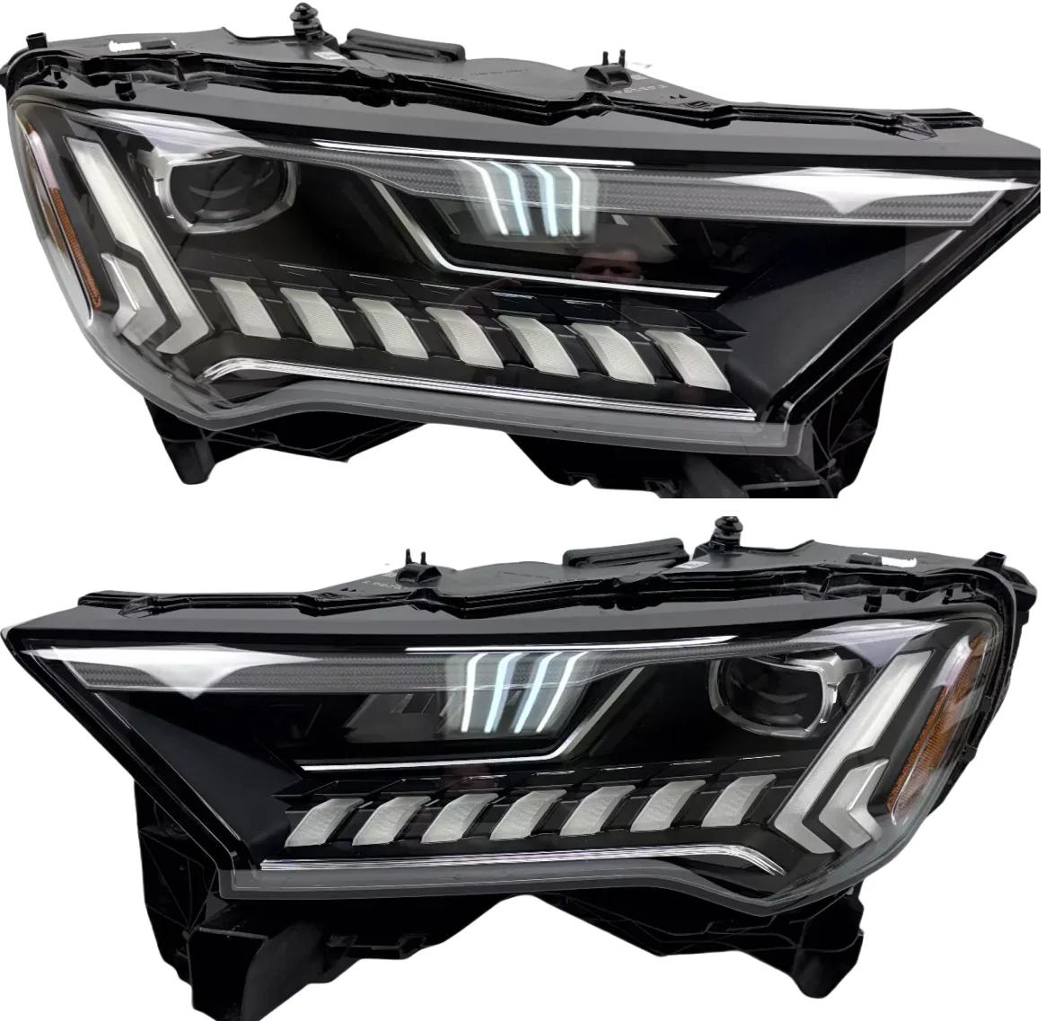 Suitable for Audi SQ7/Q7 Series Front Lighting Headlights Left and Right Light-emitting Assembly Diodes 4M0941039B 4M0941040B
Suitable for Audi SQ7/Q7 Series Front Lighting Headlights Left and Right Light-emitting Assembly Diodes 4M0941039B 4M0941040B