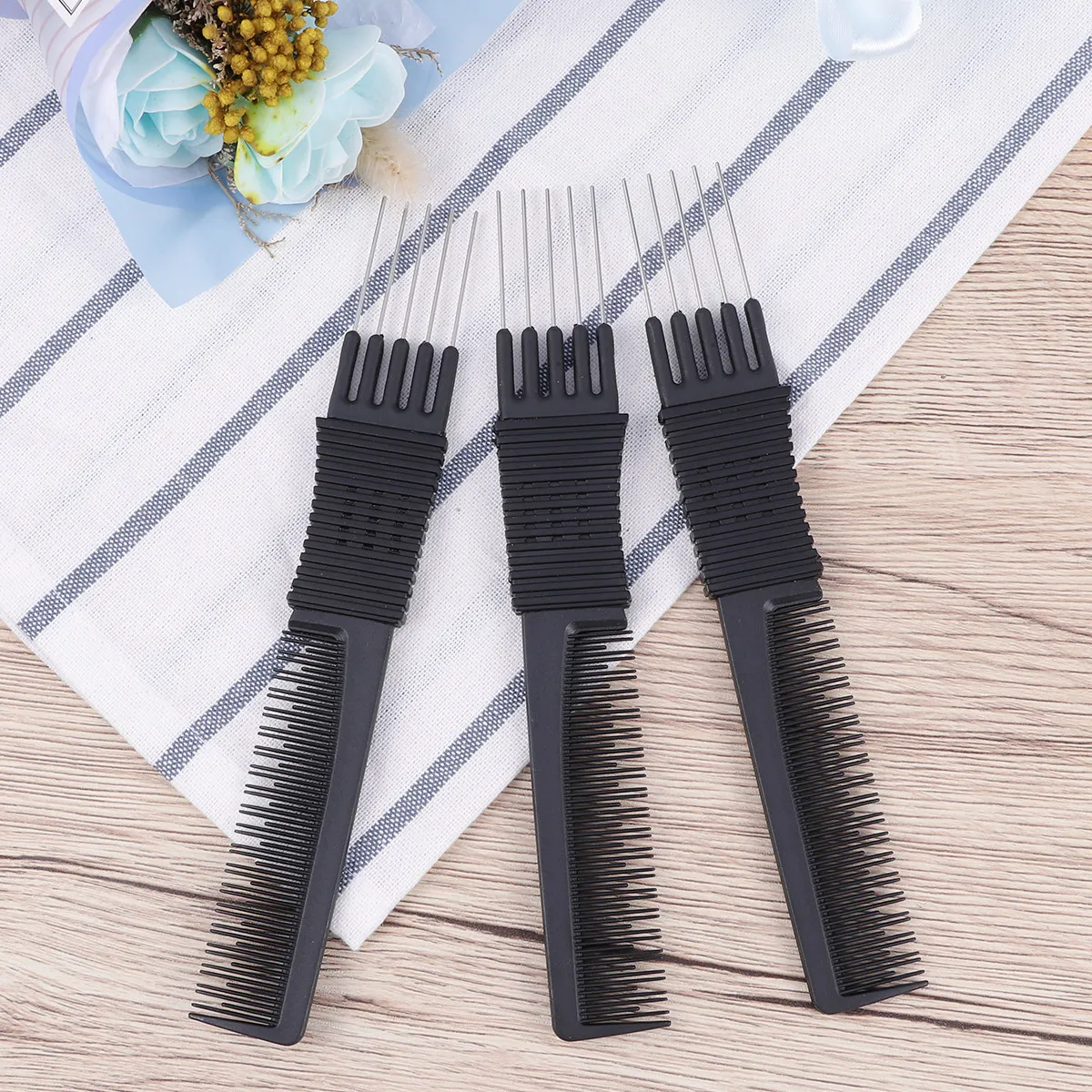 3Pcs Black Carbon Fiber Anti Static Hair Cutting Comb Rat Tail Styling Comb for Barbers Salon Professional Hairdressers
3Pcs Black Carbon Fiber Anti Static Hair Cutting Comb Rat Tail Styling Comb for Barbers Salon Professional Hairdressers