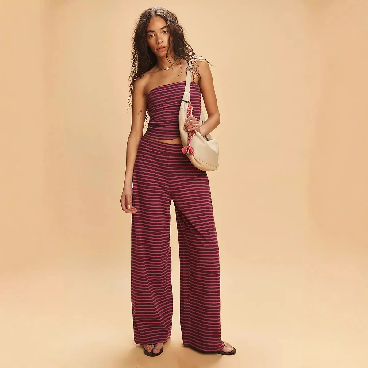 Sexy Slim Fit Casual Striped Set Color Blocked Strapless Top Fashionable Elastic Pants Two-piece Set Summer Women's Set
Sexy Slim Fit Casual Striped Set Color Blocked Strapless Top Fashionable Elastic Pants Two-piece Set Summer Women's Set