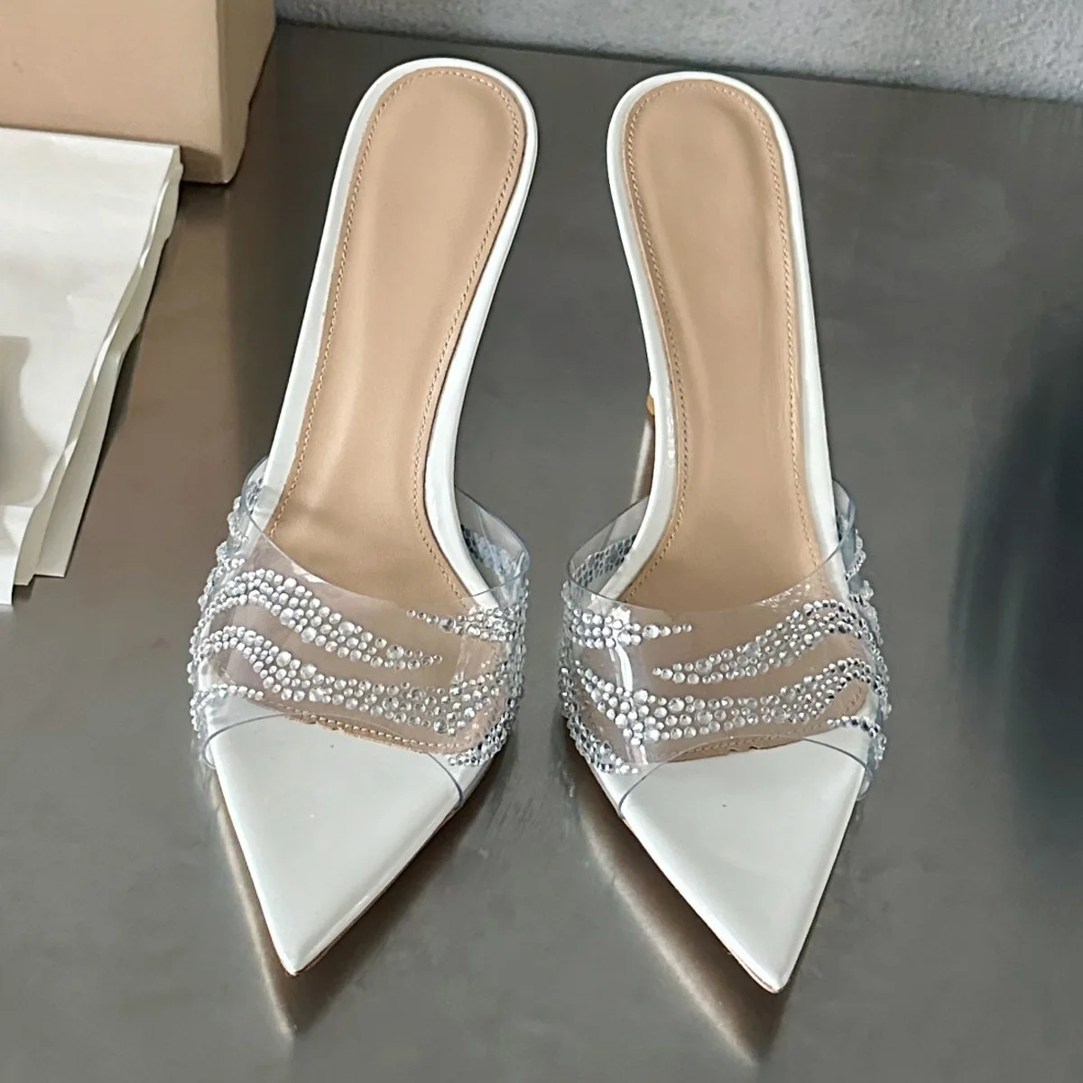 High quality 2026 Women's Pointed Toe Rhinestone Heeled Mules YYT24070418
High quality 2026 Women's Pointed Toe Rhinestone Heeled Mules YYT24070418