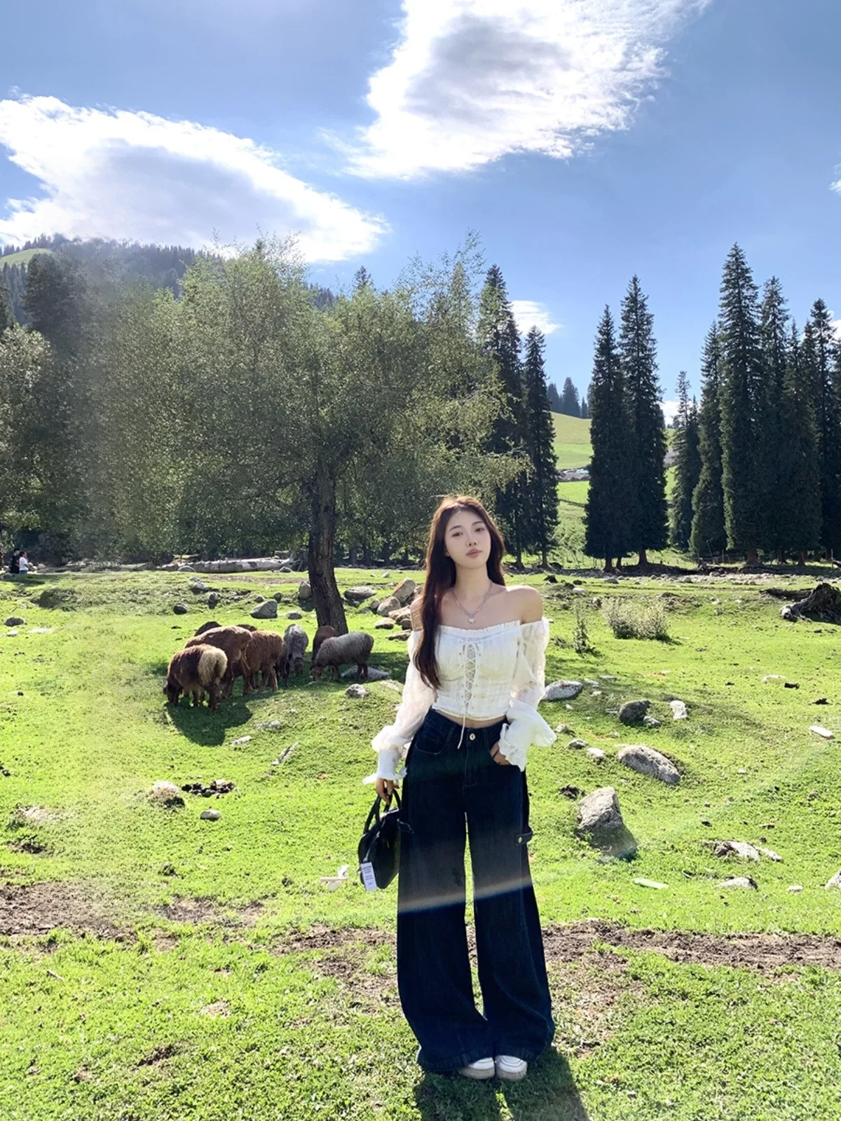 Классические свободные женские джинсы в стиле ретро с низкой талией, широкие брюки с микро-расклешенями, хлопковые эластичные джинсовые брюки на молнии, все сезоны
Классические свободные женские джинсы в стиле ретро с низкой талией, широкие брюки с микро-расклешенями, хлопковые эластичные джинсовые брюки на молнии, все сезоны