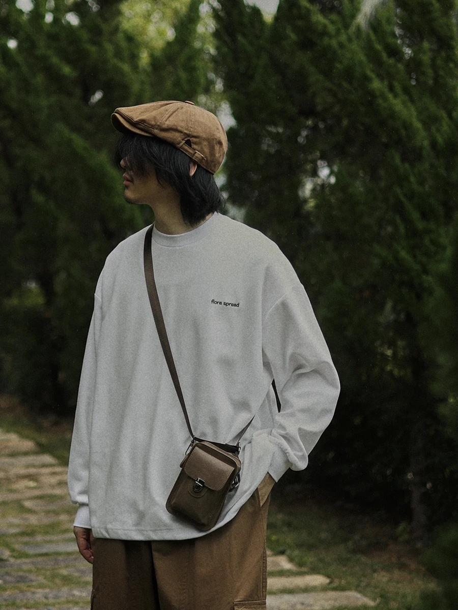Casual Loose Fit Long Sleeve round Neck T-Shirt Unisex Color Base Layer Shirt Spring Youth Fashion Japanese Style Top
Casual Loose Fit Long Sleeve round Neck T-Shirt Unisex Color Base Layer Shirt Spring Youth Fashion Japanese Style Top