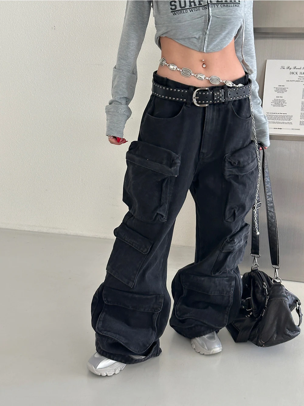 Women's Black Multi-Pocket Jeans American Wash Vintage Casual Overalls Y2K Loose 2000s Denim Trouser High-Waisted Street Jeans
Women's Black Multi-Pocket Jeans American Wash Vintage Casual Overalls Y2K Loose 2000s Denim Trouser High-Waisted Street Jeans