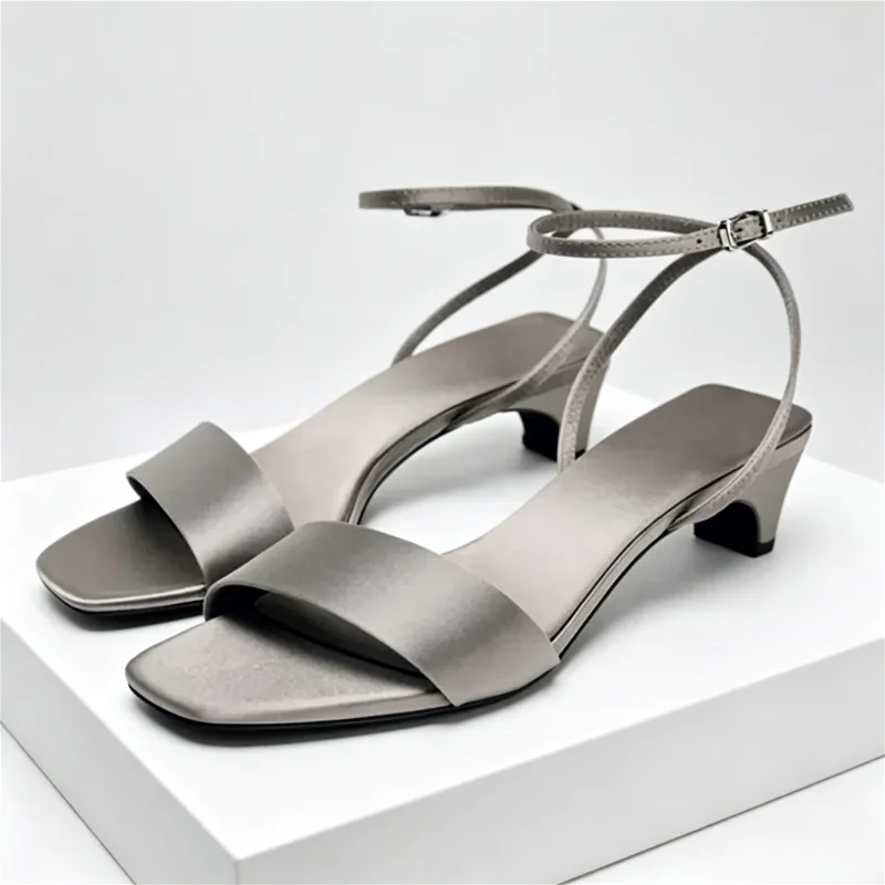 Elegant Square Toe Ankle Strap Heeled Sandals Women Sexy Peep Toe Low Wide Heel Summer Shoes Cozy Satin Designer Shoes for Women
Elegant Square Toe Ankle Strap Heeled Sandals Women Sexy Peep Toe Low Wide Heel Summer Shoes Cozy Satin Designer Shoes for Women