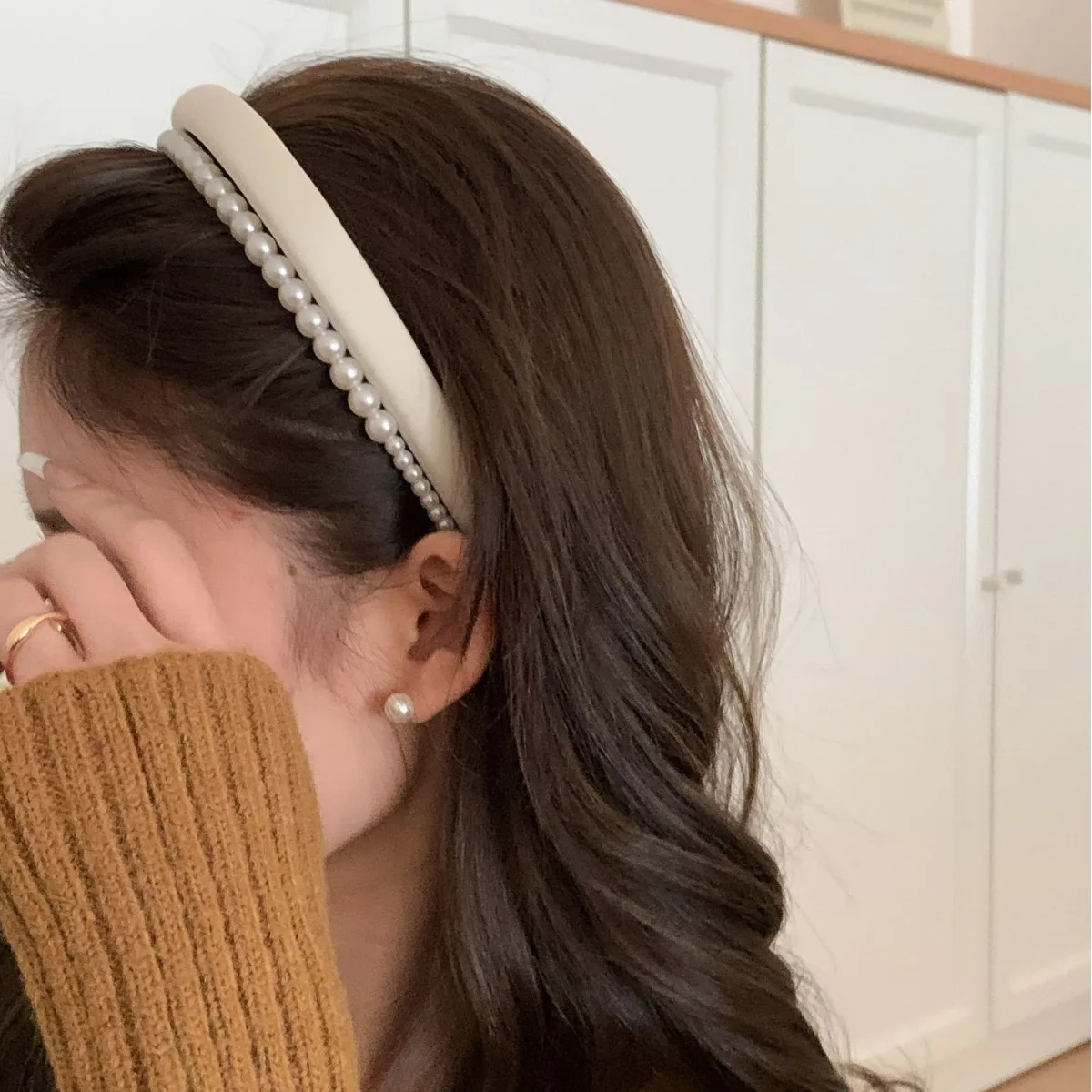 Pearl Volumizing Headband High Crown Hair Band for Women Daily Face Wash Premium Elegant Flattering Black
Pearl Volumizing Headband High Crown Hair Band for Women Daily Face Wash Premium Elegant Flattering Black
