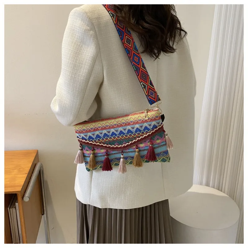 With Fringe Decor Crossbody Chest Bags Women Folk Style Waist Bags with Adjustable Strap Variegated Color Fanny Pack
With Fringe Decor Crossbody Chest Bags Women Folk Style Waist Bags with Adjustable Strap Variegated Color Fanny Pack