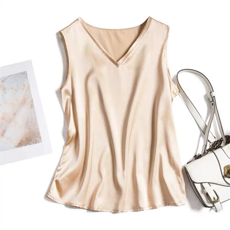 Летние шифоновые женские базовые футболки без рукавов, атласная майка больших размеров, женские топы с лямкой на шее, корейская уличная одежда, укороченный топ для женщин
Летние шифоновые женские базовые футболки без рукавов, атласная майка больших размеров, женские топы с лямкой на шее, корейская уличная одежда, укороченный топ для женщин