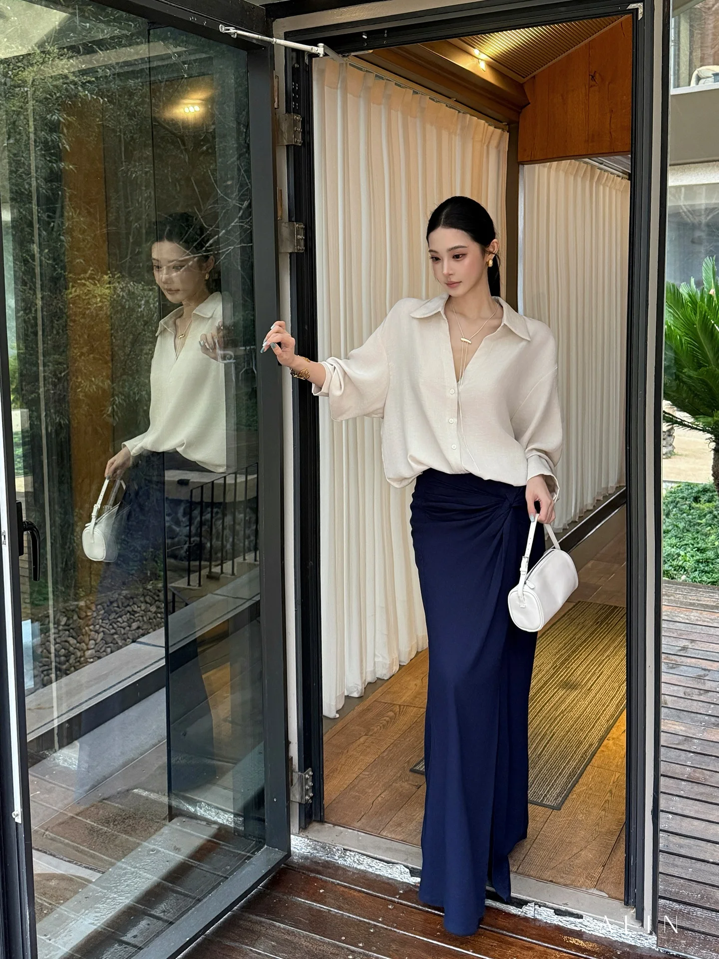 Elegant Women's Linen Shirt ALIN Long Sleeve Loose Top Fashionable Versatile Spring Summer Shirt Stylish Open Cardigan
Elegant Women's Linen Shirt ALIN Long Sleeve Loose Top Fashionable Versatile Spring Summer Shirt Stylish Open Cardigan