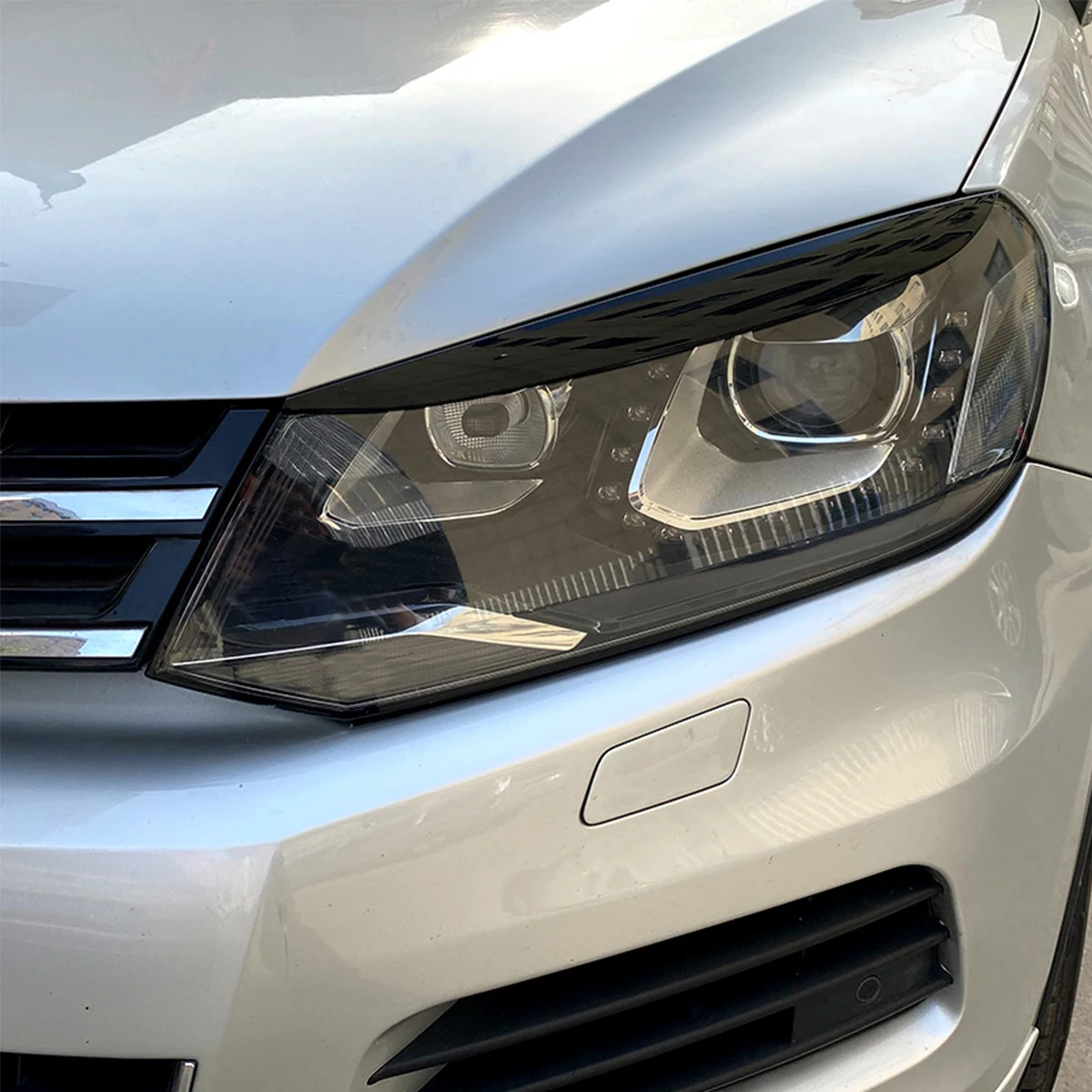 Car Front Headlight Eyebrow Eyelids Stickers For VOLKSWAGEN Touareg 2010 To 2018 Gloss Black
Car Front Headlight Eyebrow Eyelids Stickers For VOLKSWAGEN Touareg 2010 To 2018 Gloss Black