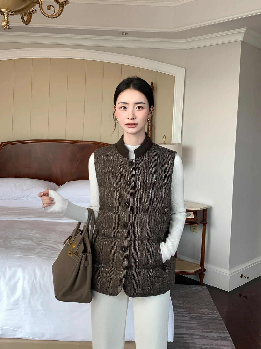 Maven Lin Commuter 90 White Duck down Woolen Vest Women's Jacket Flashy Casual Style Regular Length Single Button Closure
Maven Lin Commuter 90 White Duck down Woolen Vest Women's Jacket Flashy Casual Style Regular Length Single Button Closure