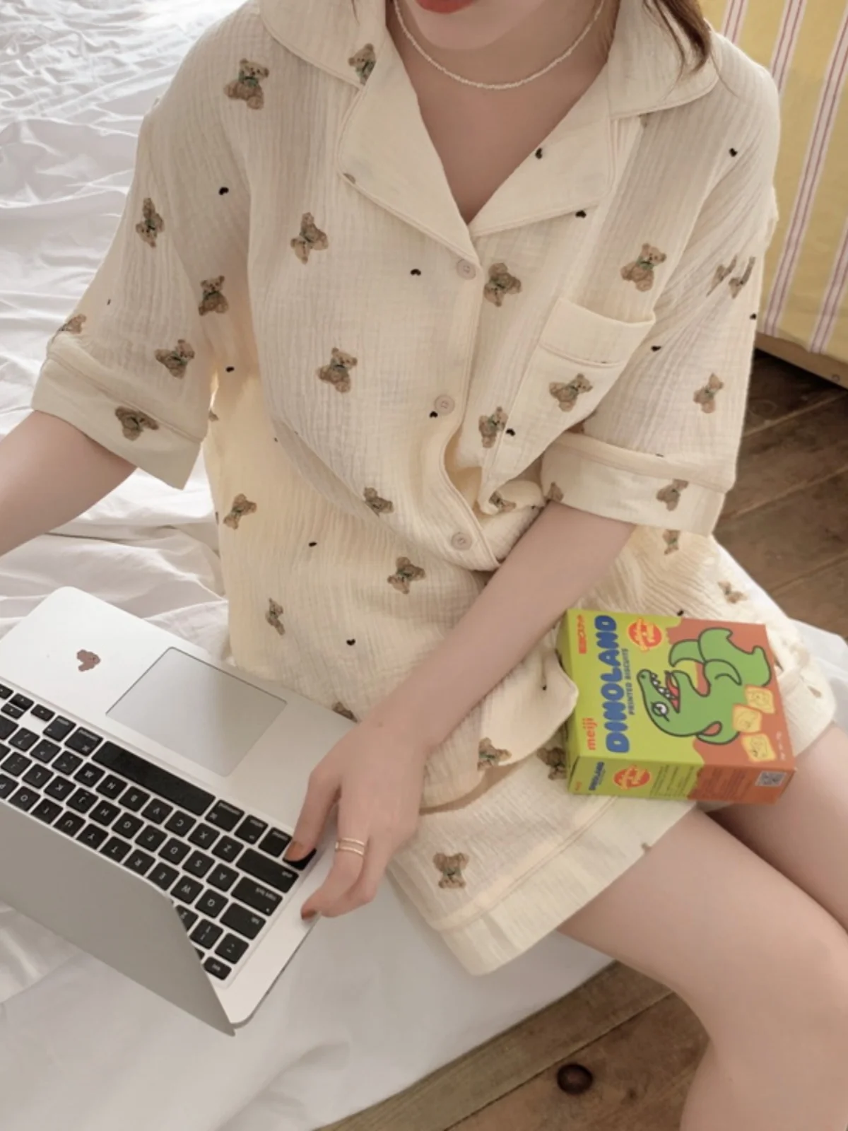 Новая летняя пижама с медведем ort Sve ort Pants Outfit Sweet Sle, комплект домашней одежды для молодых женщин, дышащий, легкий вес
Новая летняя пижама с медведем ort Sve ort Pants Outfit Sweet Sle, комплект домашней одежды для молодых женщин, дышащий, легкий вес
