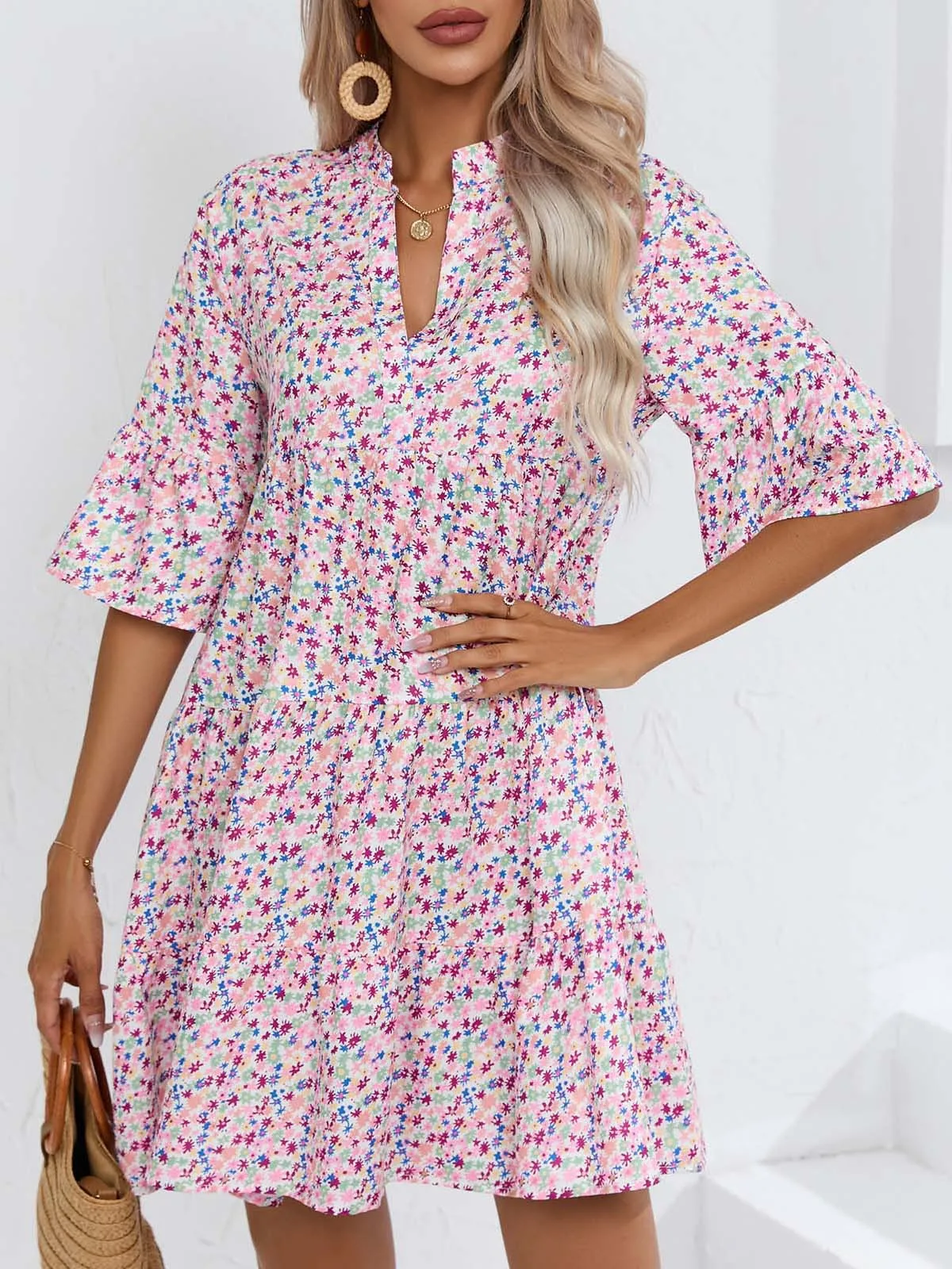 New Fashionable Printed Ruffle Edge Dresses Women Summer Casual Loose Vacation V-neck Home Half Sleeved Mini Dress For Women
New Fashionable Printed Ruffle Edge Dresses Women Summer Casual Loose Vacation V-neck Home Half Sleeved Mini Dress For Women