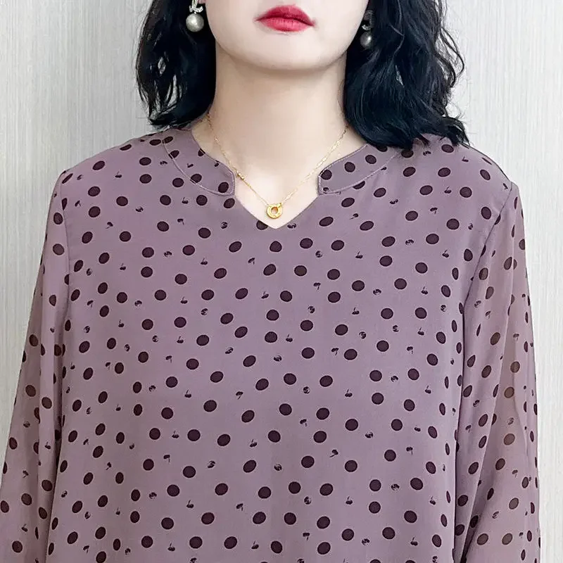 Temperament Summer New Women's V-neck Polka Dot Simplicity Fashion Versatile Three Quarter Loose Chiffon Shirt Tops E7420
Temperament Summer New Women's V-neck Polka Dot Simplicity Fashion Versatile Three Quarter Loose Chiffon Shirt Tops E7420