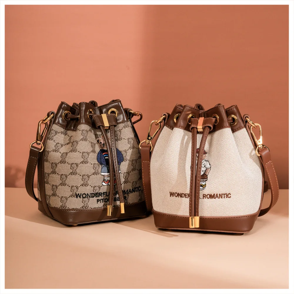 Beibaobao 2025 new single shoulder crossbody bag original bear design women's fashionable handbag large capacity messenger bag
Beibaobao 2025 new single shoulder crossbody bag original bear design women's fashionable handbag large capacity messenger bag