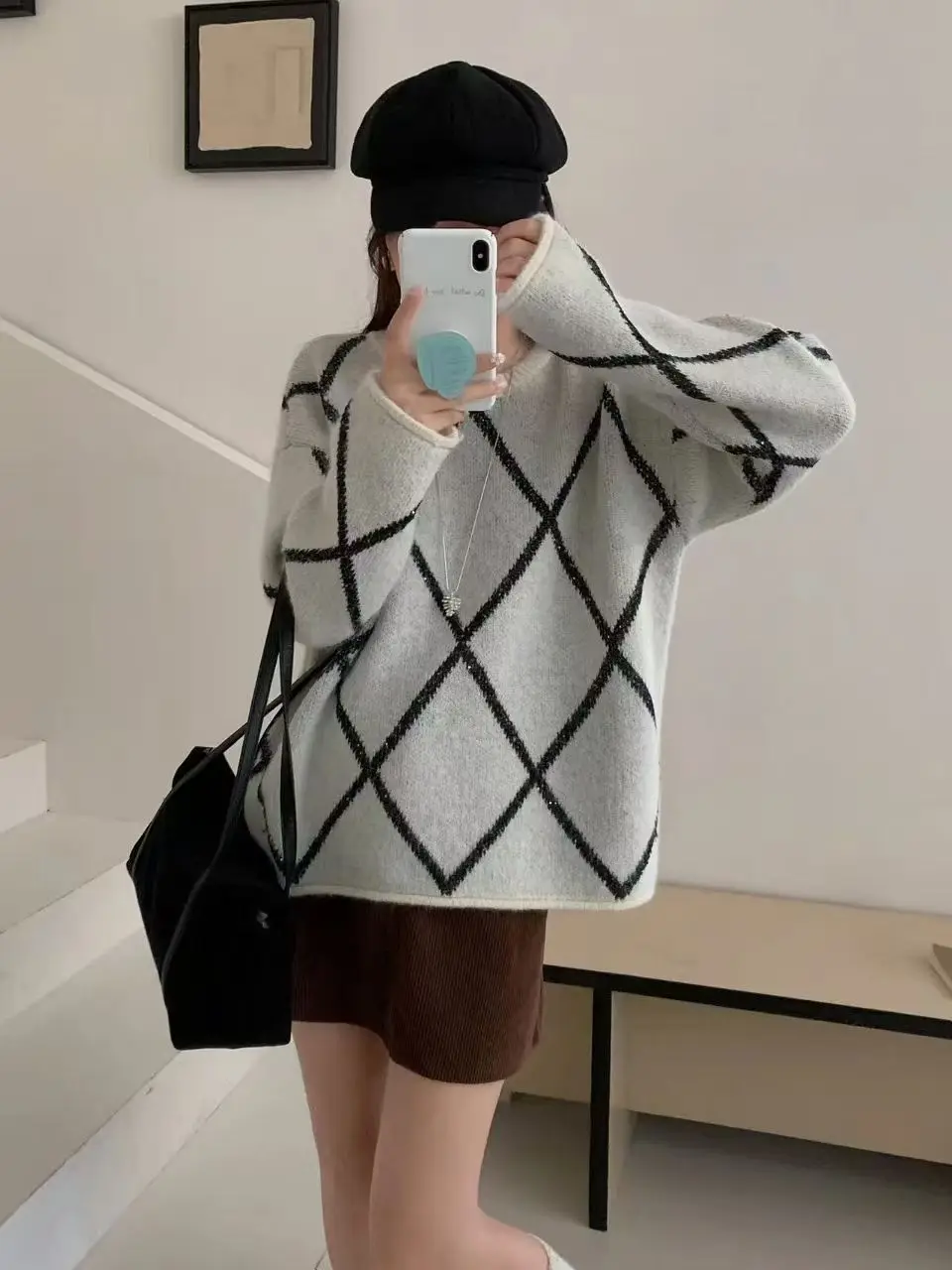 Женский элегантный свитер с круглым вырезом, модный свободный вязаный пуловер с длинными рукавами Argyle, осень-зима, повседневный универсальный красивый топ
Женский элегантный свитер с круглым вырезом, модный свободный вязаный пуловер с длинными рукавами Argyle, осень-зима, повседневный универсальный красивый топ