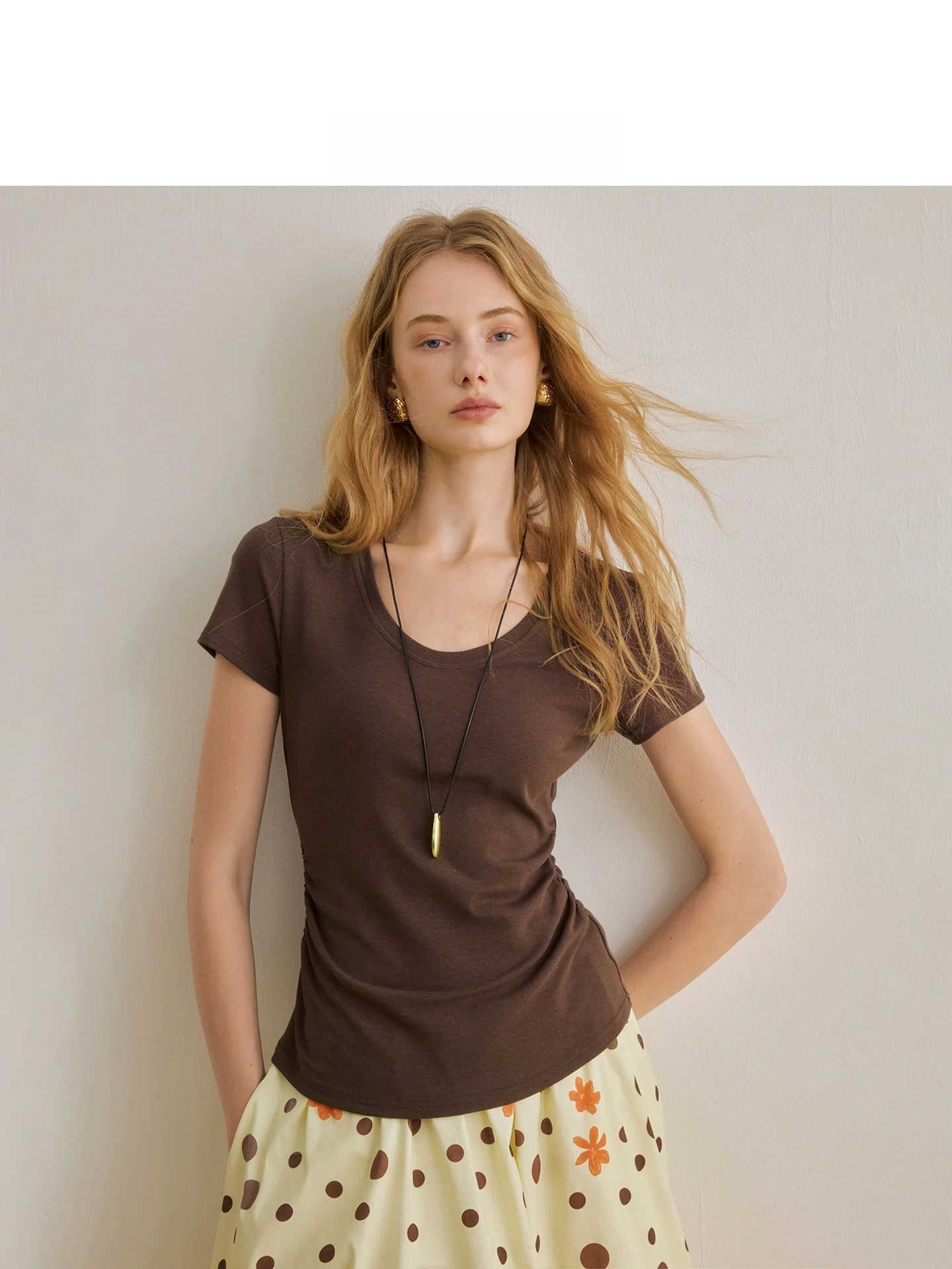 AEL Original Linen V-neck Short Sleeve Women's T-shirt Slimming Waist Design Summer New Style Versatile Casual Top
AEL Original Linen V-neck Short Sleeve Women's T-shirt Slimming Waist Design Summer New Style Versatile Casual Top