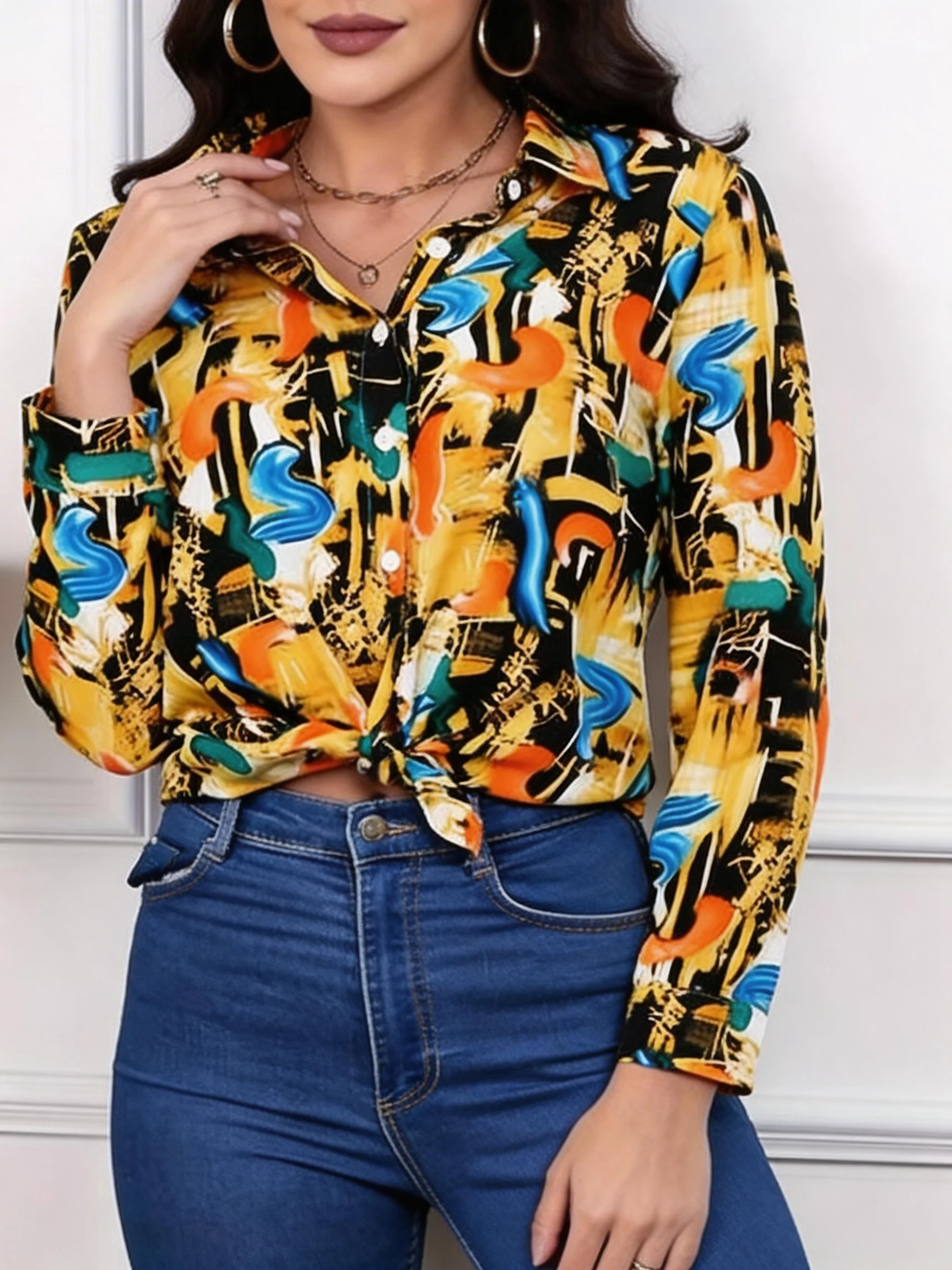 European style abstract print long-sleeved shirt with turned-down collar and single row buttons, loose and comfortable, suitable
European style abstract print long-sleeved shirt with turned-down collar and single row buttons, loose and comfortable, suitable
