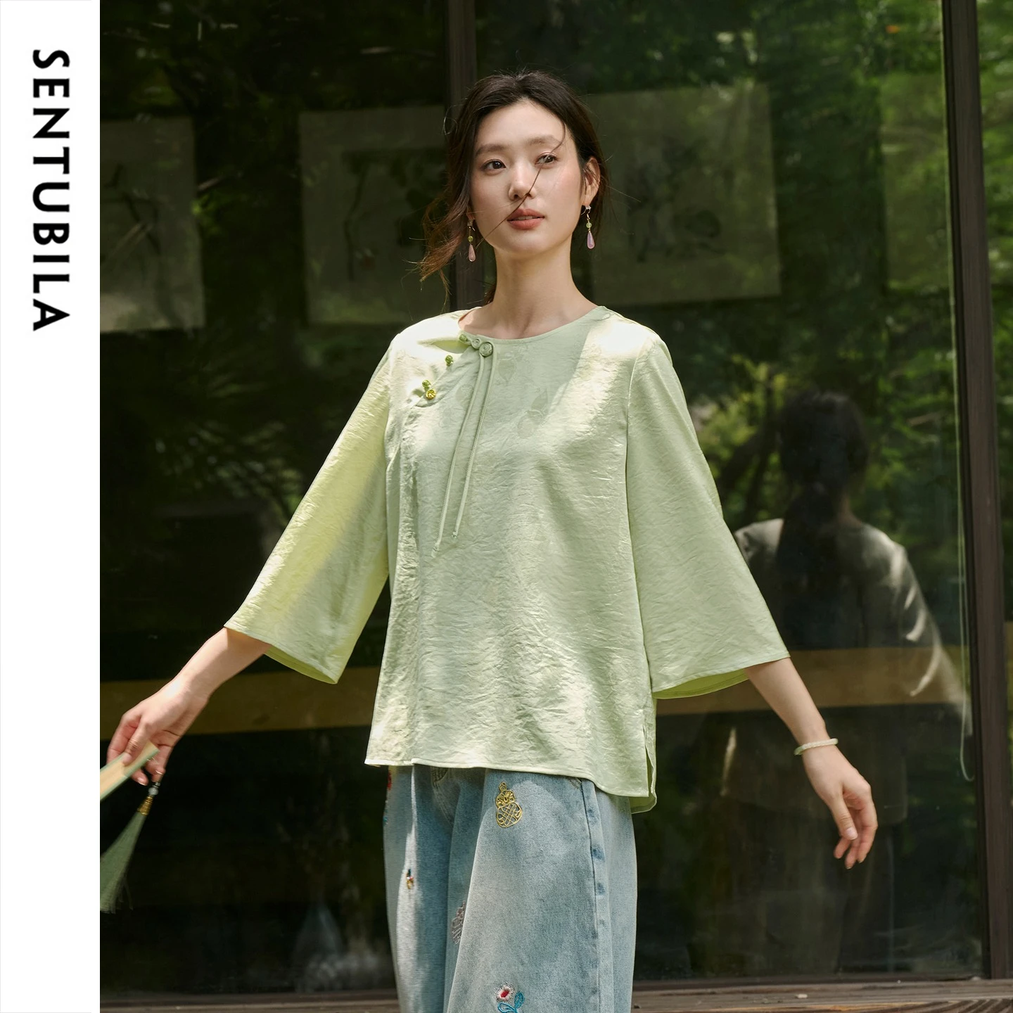 SENTUBILA Women's Summer Elegant Shirt 2026 Chinese Style Round Neck Seven-point Horn Sleeve Top Banquet Party Wear 163CC7736
SENTUBILA Women's Summer Elegant Shirt 2026 Chinese Style Round Neck Seven-point Horn Sleeve Top Banquet Party Wear 163CC7736