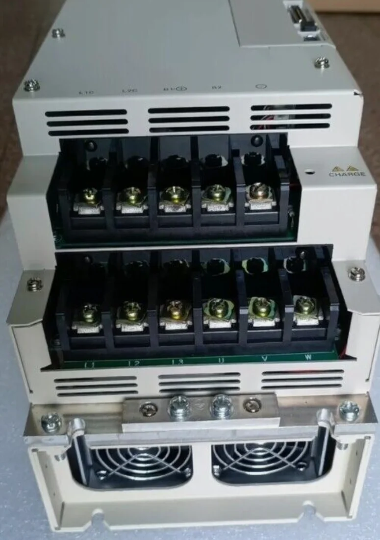 Совершенно новый сервопривод SGDV-550A11A002000, SGDV 550A11A002000, быстрая доставка.
Совершенно новый сервопривод SGDV-550A11A002000, SGDV 550A11A002000, быстрая доставка.