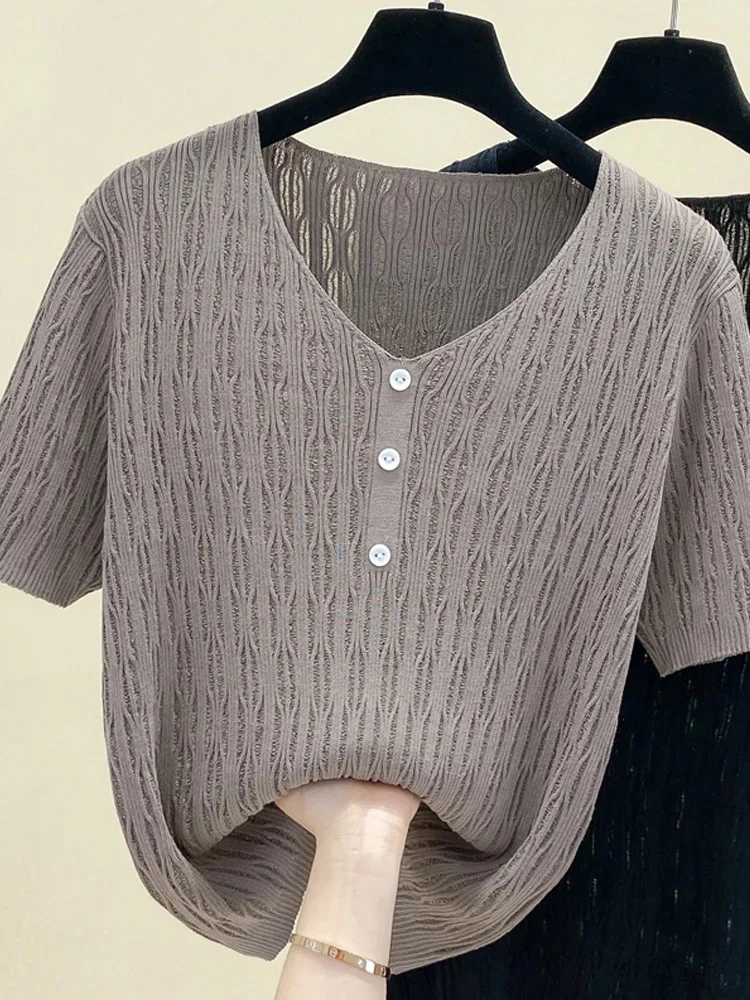 M-4XL Large size summer thin pullover v-neck sweater women short sleeve loose knitted Ice silk Basic bottoming shirt wool top
M-4XL Large size summer thin pullover v-neck sweater women short sleeve loose knitted Ice silk Basic bottoming shirt wool top
