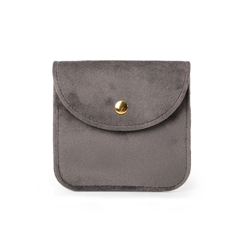 Пылезащитная бархатная сумка с кнопкой для хранения ювелирных изделий, подарочная сумка, упаковочная сумка
Пылезащитная бархатная сумка с кнопкой для хранения ювелирных изделий, подарочная сумка, упаковочная сумка