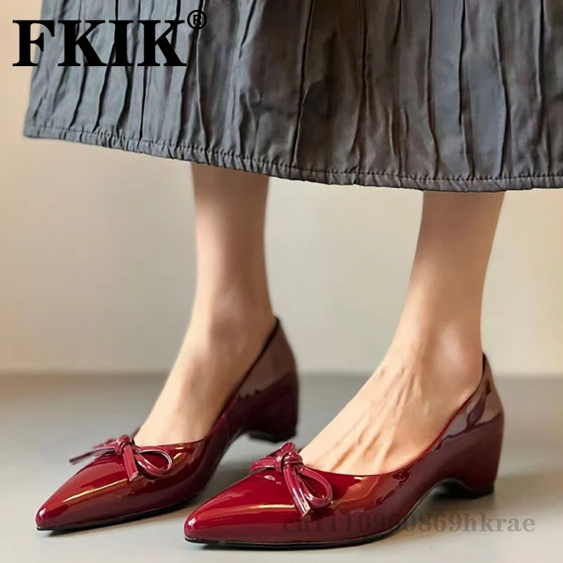 Elegant Women's Ladies Bow Patent Leather Pointed Toe Chunky Heels Casual Commute Office Wedding Party Fashion Pumps Dress Shoes
Elegant Women's Ladies Bow Patent Leather Pointed Toe Chunky Heels Casual Commute Office Wedding Party Fashion Pumps Dress Shoes