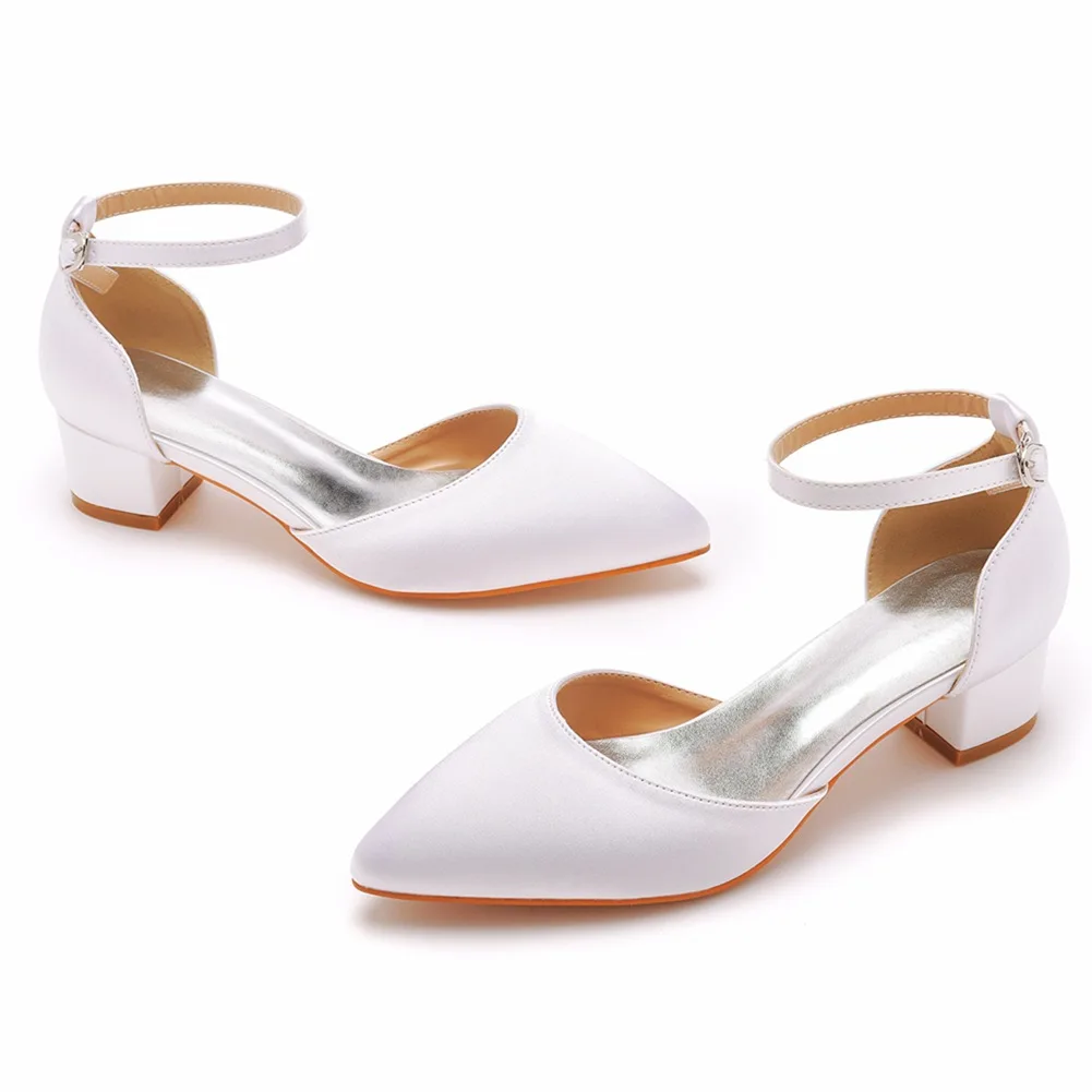 4cm mid low heel casual pointed hollow thick heel shallow mouth white satin cloth one button bridal sandals
4cm mid low heel casual pointed hollow thick heel shallow mouth white satin cloth one button bridal sandals