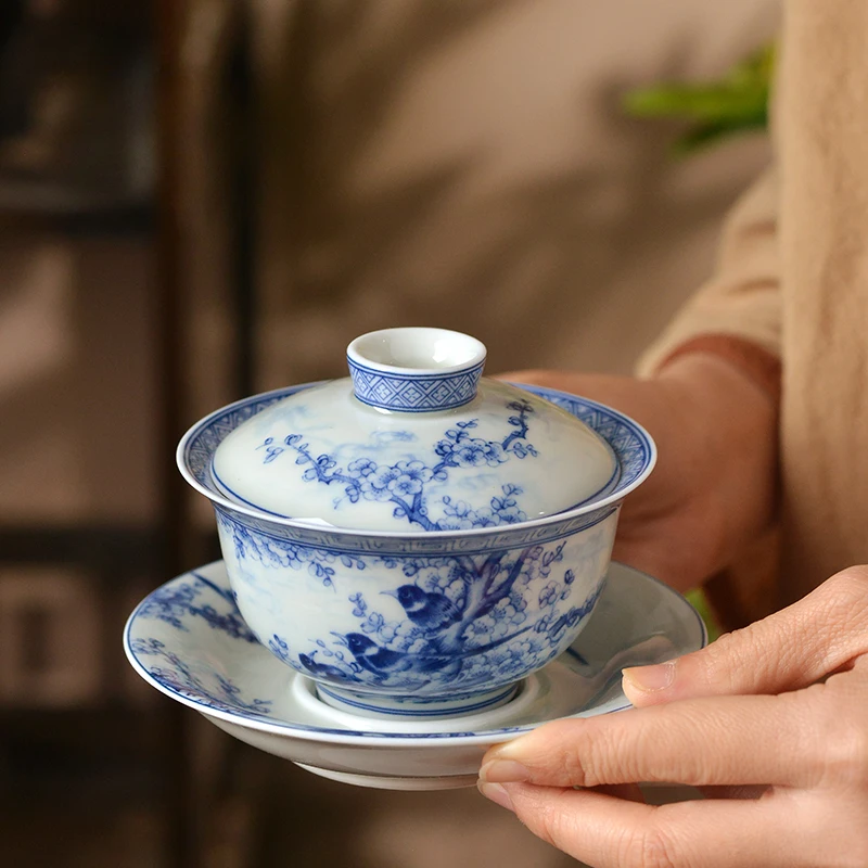 Jingdezhen Gaiwan Blue and White Porcelain Flower and Bird Non-Scald Tea Home Ceramic Set Large
Jingdezhen Gaiwan Blue and White Porcelain Flower and Bird Non-Scald Tea Home Ceramic Set Large