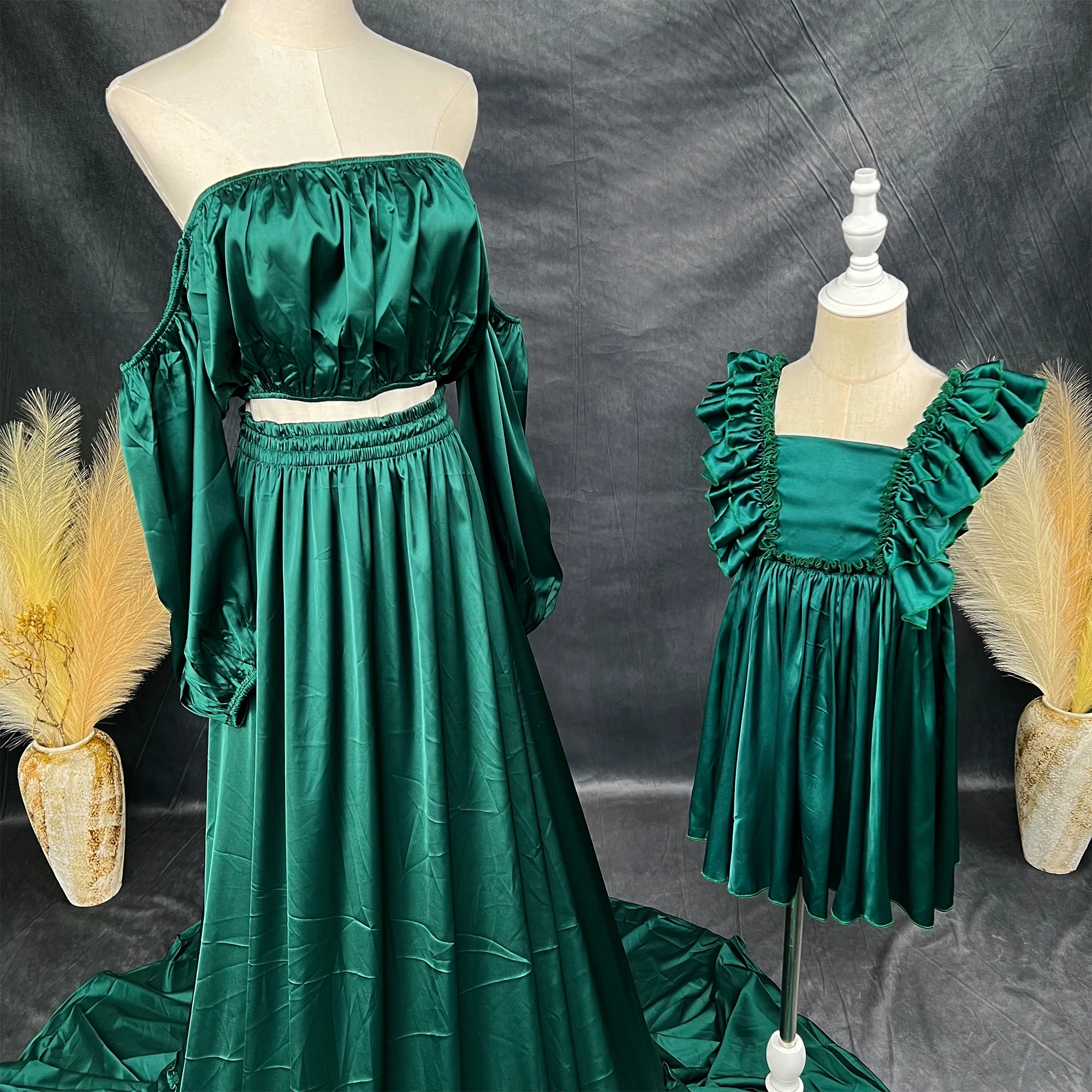 Don&Judy Two-Piece Set Off-Shoulder Crop Top with Puff Sleeves and Long Flowy Skirt Matching Girl's Dress Satin for Photoshoot
Don&Judy Two-Piece Set Off-Shoulder Crop Top with Puff Sleeves and Long Flowy Skirt Matching Girl's Dress Satin for Photoshoot