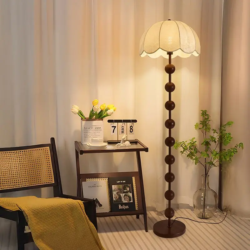 Nordic Retro Living Room Floor Lamp Eye-protecting Bedroom Sofa Bedside Lamp Luxury Home Decoration Ornaments Indoor Lighting
Nordic Retro Living Room Floor Lamp Eye-protecting Bedroom Sofa Bedside Lamp Luxury Home Decoration Ornaments Indoor Lighting