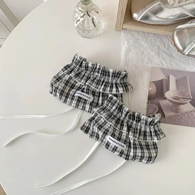 Korean White Lace Sock Covers JK Lolita Leg Warmer Y2K Foot Cover Women's Cute Over Knee Socks Warming Boot Cuffs
Korean White Lace Sock Covers JK Lolita Leg Warmer Y2K Foot Cover Women's Cute Over Knee Socks Warming Boot Cuffs