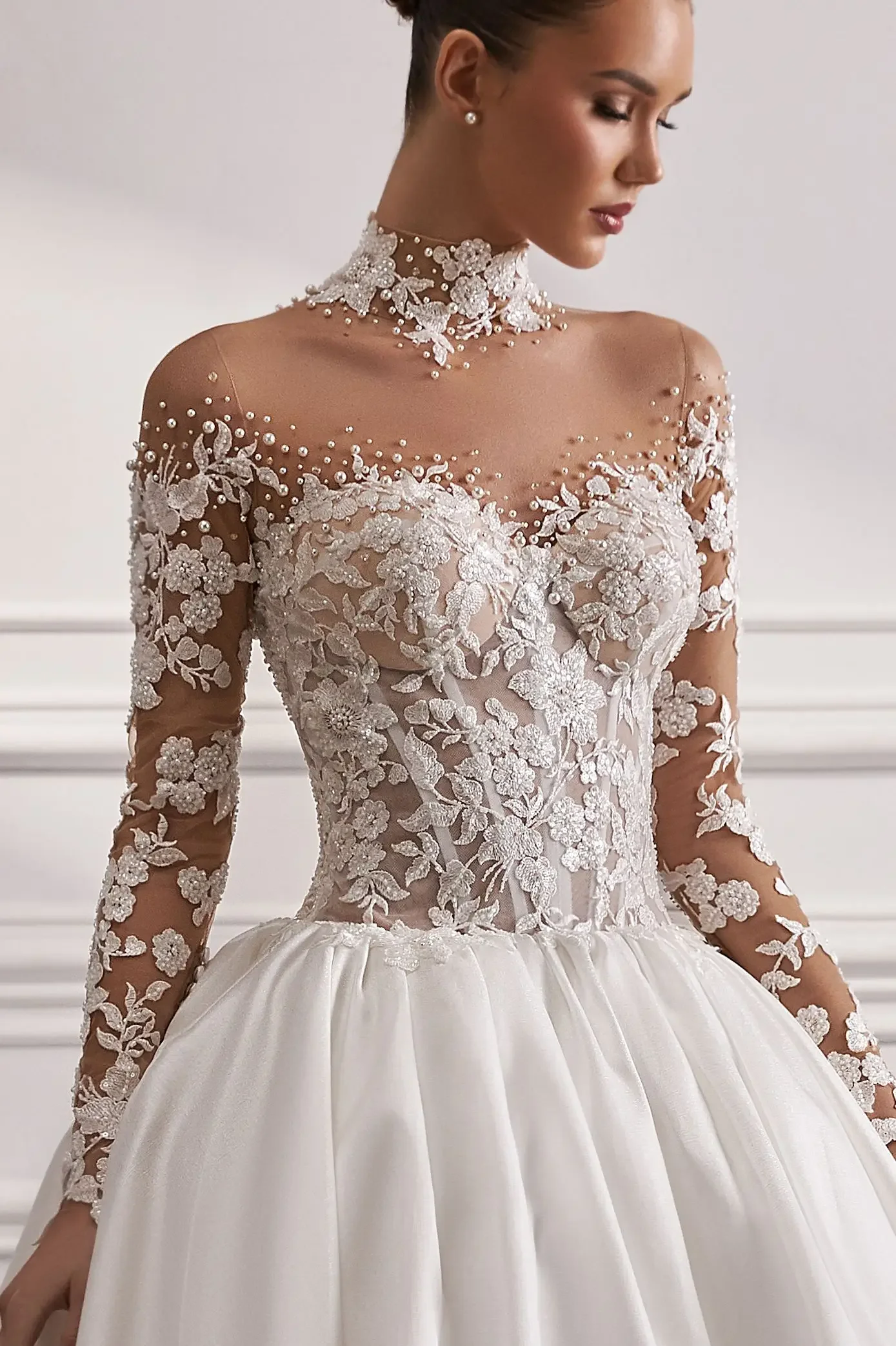 Luxury Church Wedding Dress 2026 High Neck Illuison Sleeves Pearls Beading Lace Appliques Bridal Bride Gown Vestidos De Noiva
Luxury Church Wedding Dress 2026 High Neck Illuison Sleeves Pearls Beading Lace Appliques Bridal Bride Gown Vestidos De Noiva