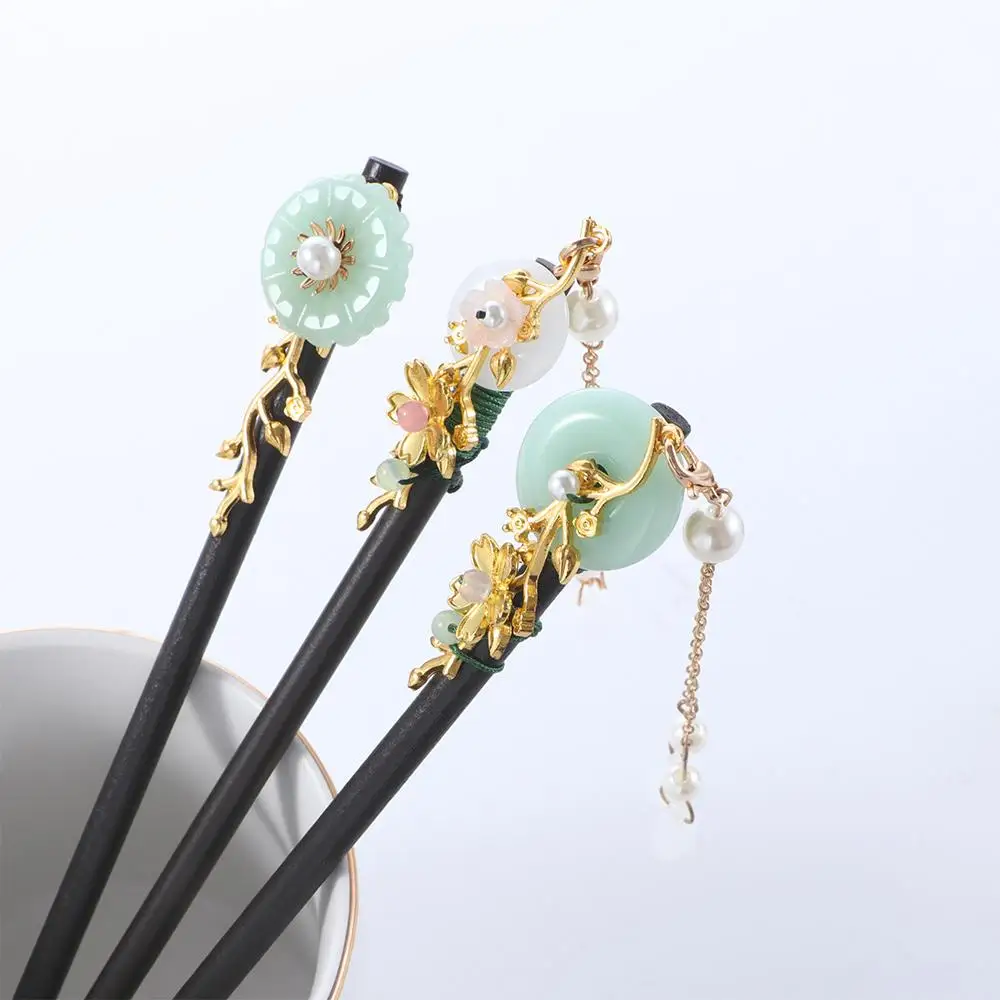 Simple Elegant Disk Hair Chinese Style Hanfu Tassel Flower Hairpins Hair Accessories Wooden Hair Fork Hair Sticks
Simple Elegant Disk Hair Chinese Style Hanfu Tassel Flower Hairpins Hair Accessories Wooden Hair Fork Hair Sticks
