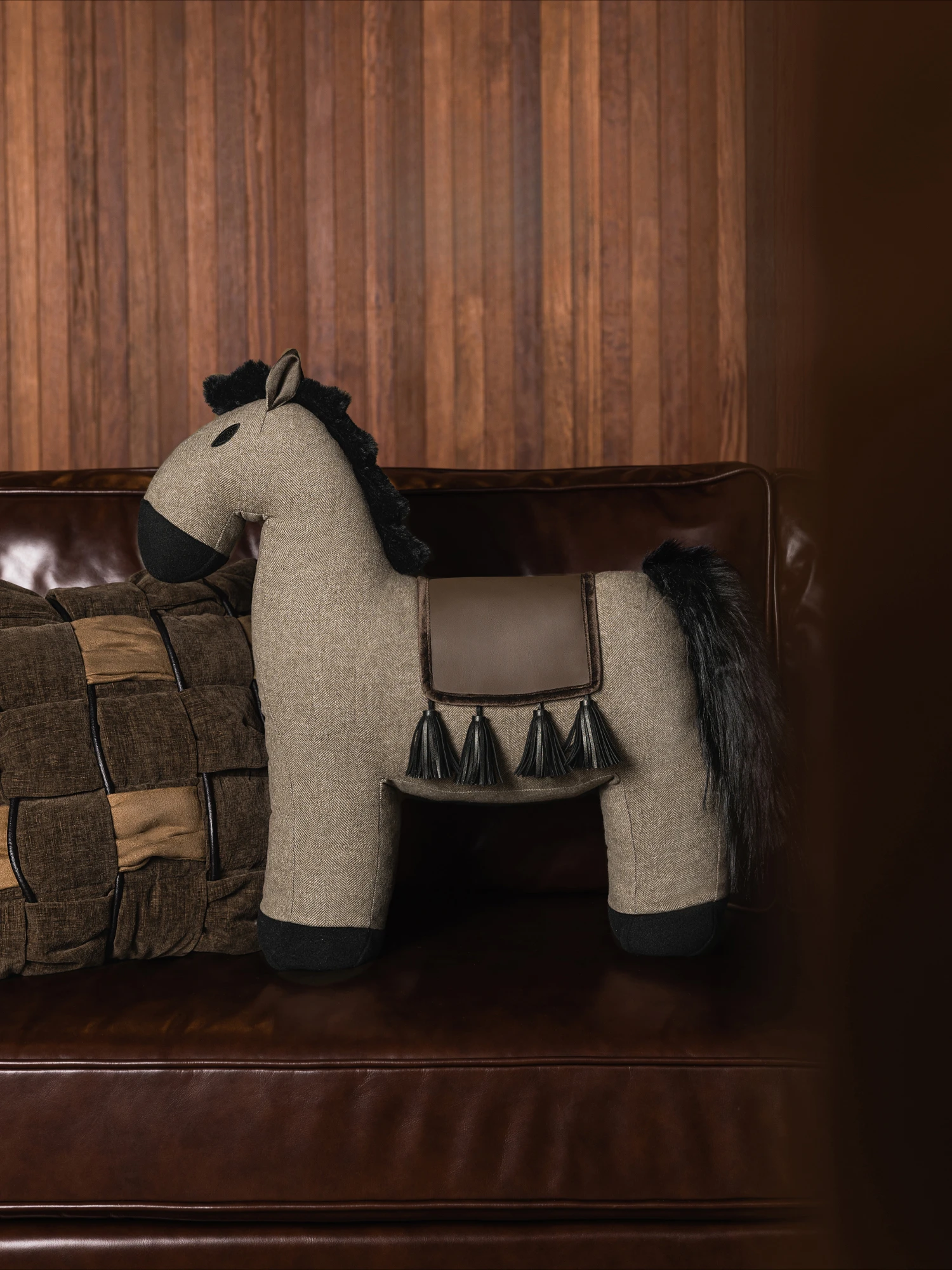 Special-shaped throw pillow, living room sofa cushion, bedroom three-dimensional ornament, premium wool creative doll
Special-shaped throw pillow, living room sofa cushion, bedroom three-dimensional ornament, premium wool creative doll