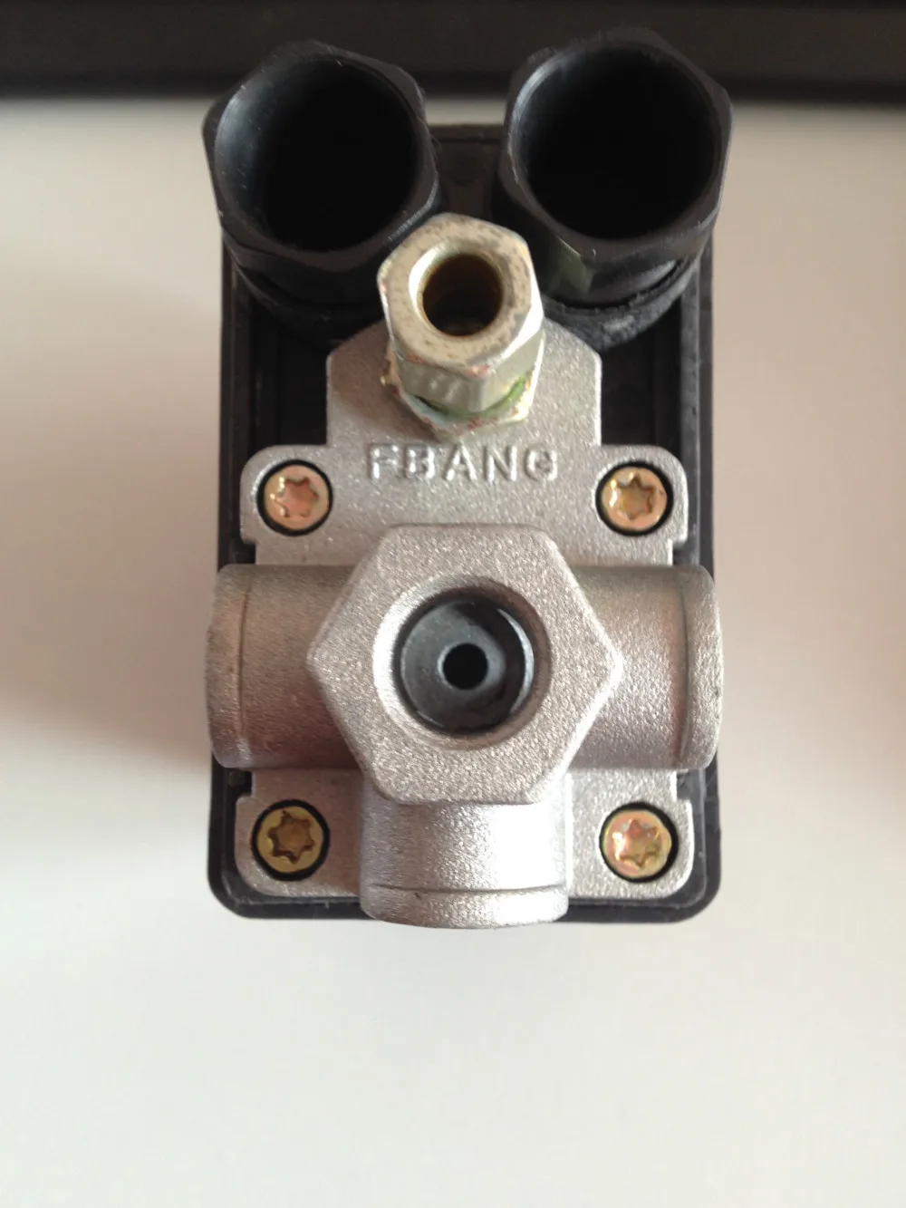 AC 240V 20A 175PSI 2 Port Air Compressor Pump Pressure Switch Control Valve
AC 240V 20A 175PSI 2 Port Air Compressor Pump Pressure Switch Control Valve