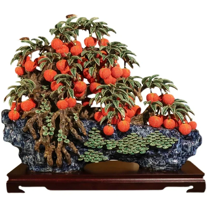 Entry into the living room, entrance to the door, ceramic porch decoration,
Entry into the living room, entrance to the door, ceramic porch decoration,