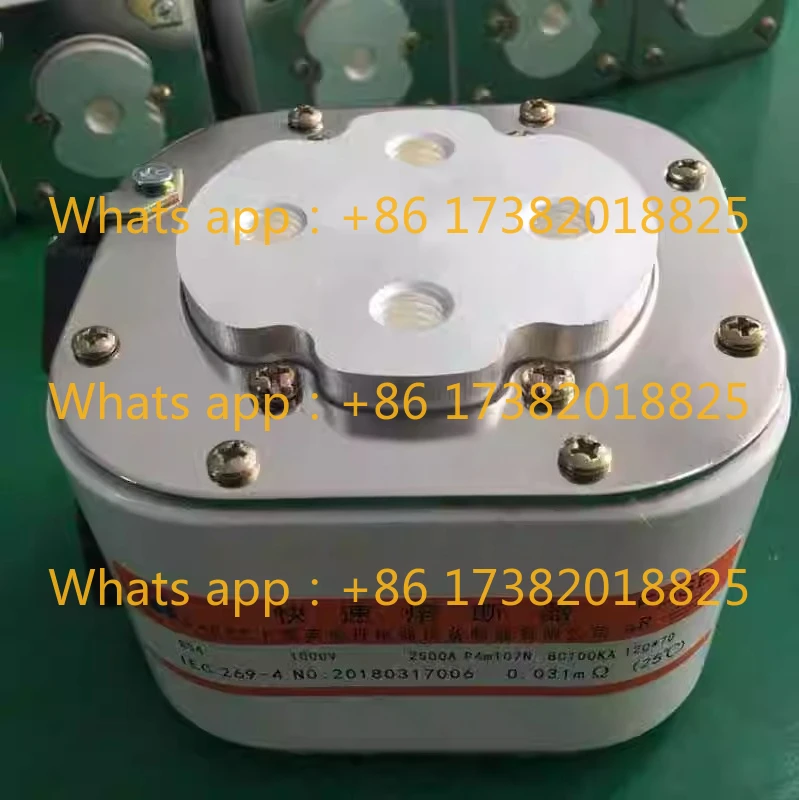 Quick fuse RS4.100V 800A.1000A.1200A.1500A.1800A.2000A.2500A
Quick fuse RS4.100V 800A.1000A.1200A.1500A.1800A.2000A.2500A