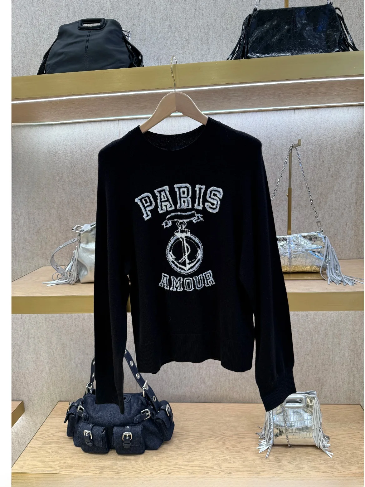 Deep Blue Long Sleeve Knitted Sweater Letter Embroidery College Style HEIDD M Home Early Spring 2026 Women's Fashion
Deep Blue Long Sleeve Knitted Sweater Letter Embroidery College Style HEIDD M Home Early Spring 2026 Women's Fashion