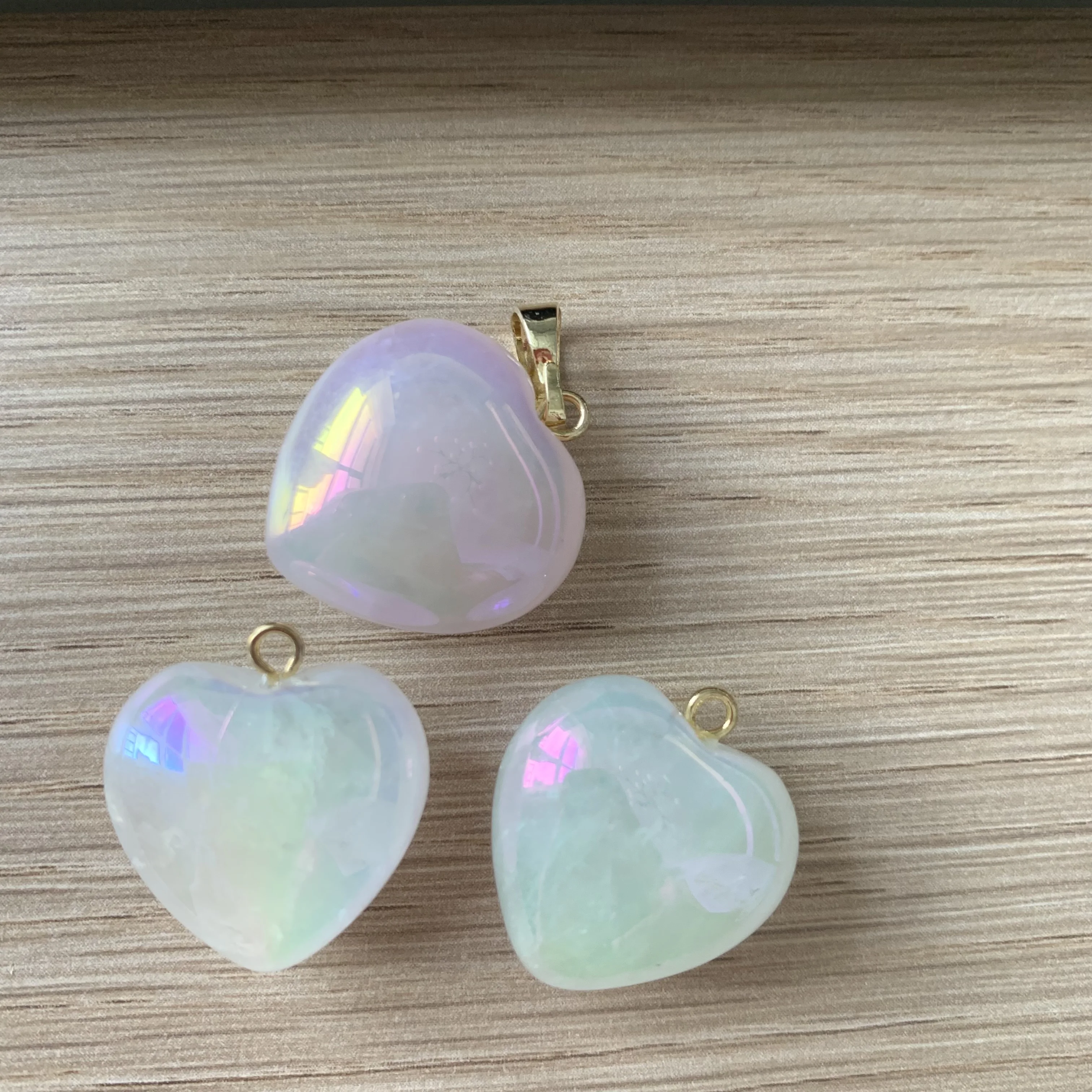 WT-P1825 WKT Newest Fashion Simple Heart Pattern Aura Stone Pendant With Gold Loop Crystal Quartz For Women Necklace Making
WT-P1825 WKT Newest Fashion Simple Heart Pattern Aura Stone Pendant With Gold Loop Crystal Quartz For Women Necklace Making
