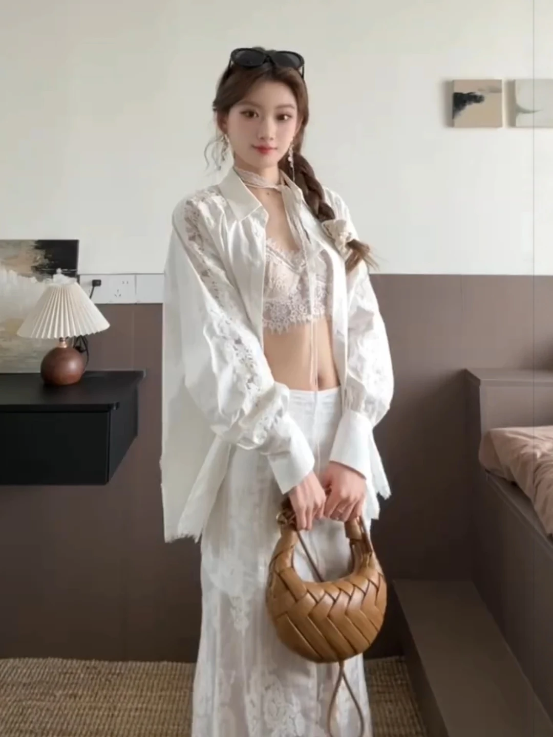 Pure Desire Spicy Girl White Lace Hollow out Collar irt Jaet Women's Spring Loose Long Sve Top Korean Sle Commute
Pure Desire Spicy Girl White Lace Hollow out Collar irt Jaet Women's Spring Loose Long Sve Top Korean Sle Commute