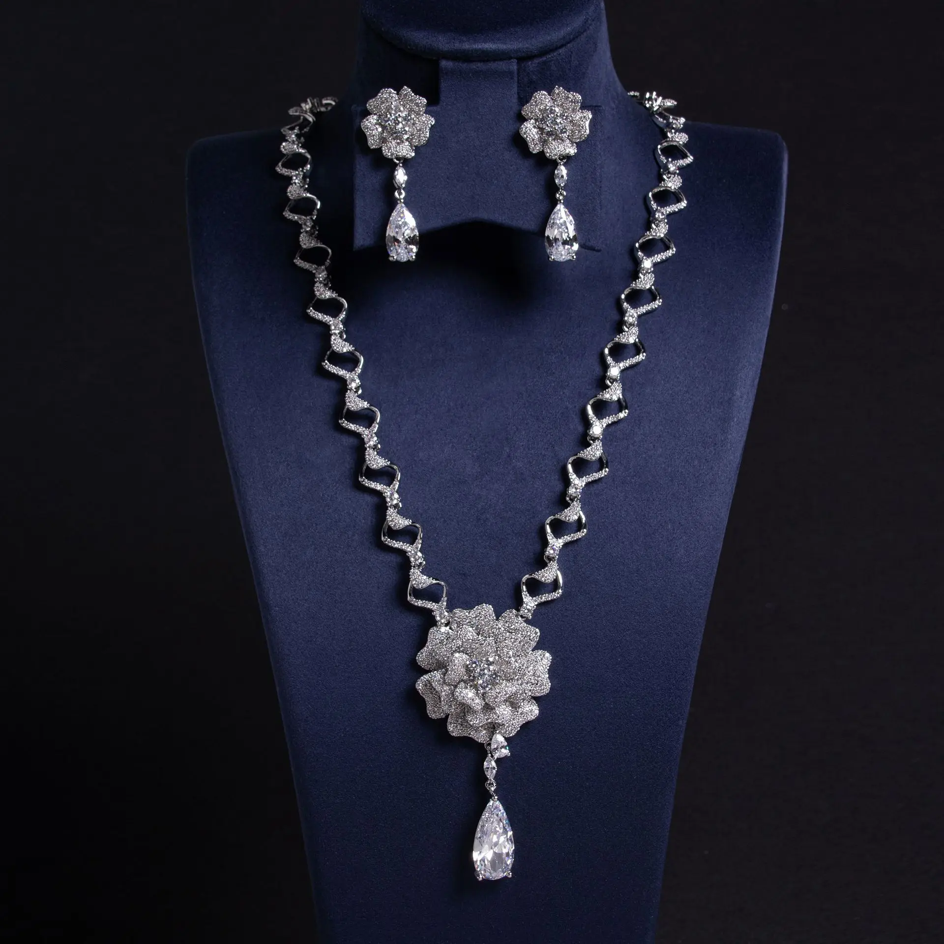 2 Pcs Vintage Camellia Jewellery Accessories Ladies Necklace Earrings High-end Summer Charming Set Cocktail Dress Wedding M-100
2 Pcs Vintage Camellia Jewellery Accessories Ladies Necklace Earrings High-end Summer Charming Set Cocktail Dress Wedding M-100