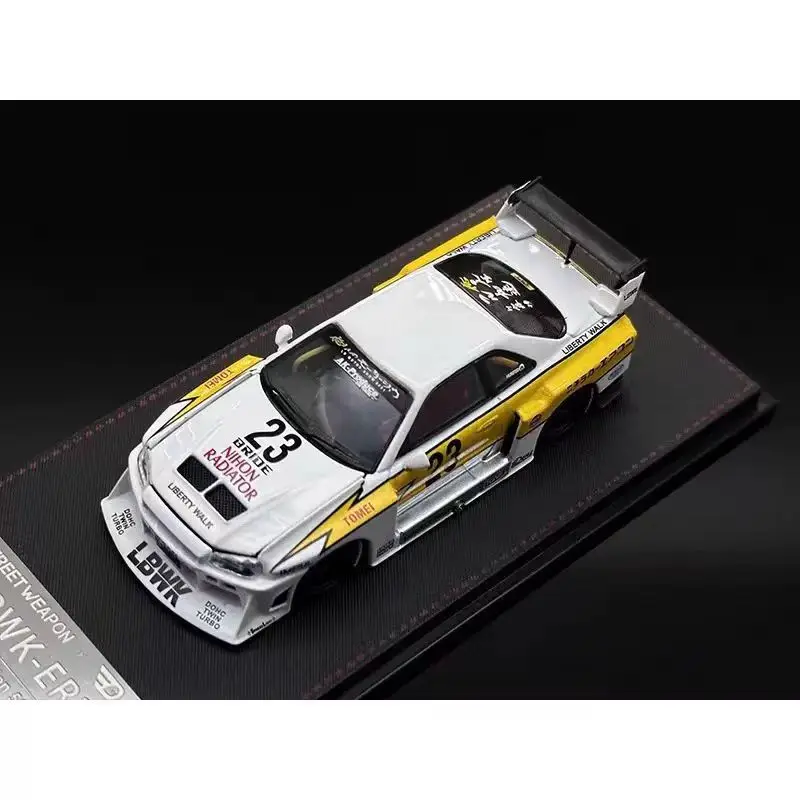 In stock 1:64 Nissan GTR ER34 Super Silhouette die-cast alloy car model, boys' holiday gift toy, adult collectible ornament. 
In stock 1:64 Nissan GTR ER34 Super Silhouette die-cast alloy car model, boys' holiday gift toy, adult collectible ornament.