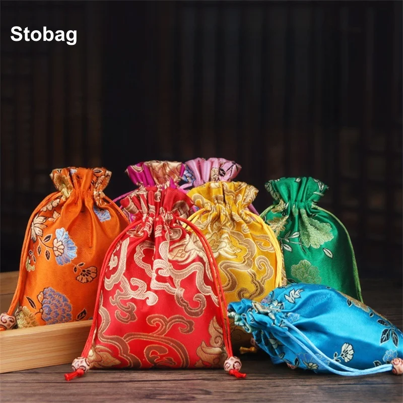 StoBag 50pcs Wholesale Chinese Silk Bag Cotton Drawstring Embroidery Gift Jewelry Package Storage Bundle Pocket Reusable Pouches
StoBag 50pcs Wholesale Chinese Silk Bag Cotton Drawstring Embroidery Gift Jewelry Package Storage Bundle Pocket Reusable Pouches