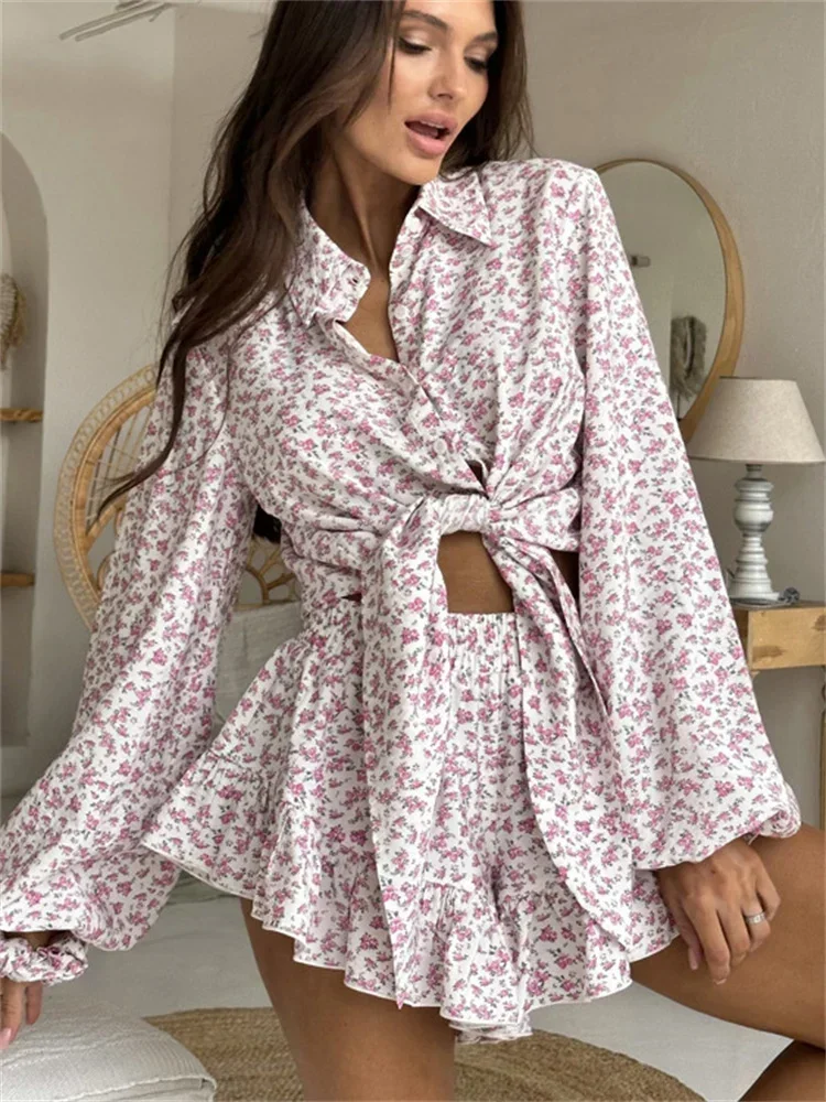 Printed Lace-Up 2 Piece-Set Shorts Outfits Female Lapel Contrast Patchwork Top Cardigan And High Waist Women's Shorts Sets
Printed Lace-Up 2 Piece-Set Shorts Outfits Female Lapel Contrast Patchwork Top Cardigan And High Waist Women's Shorts Sets