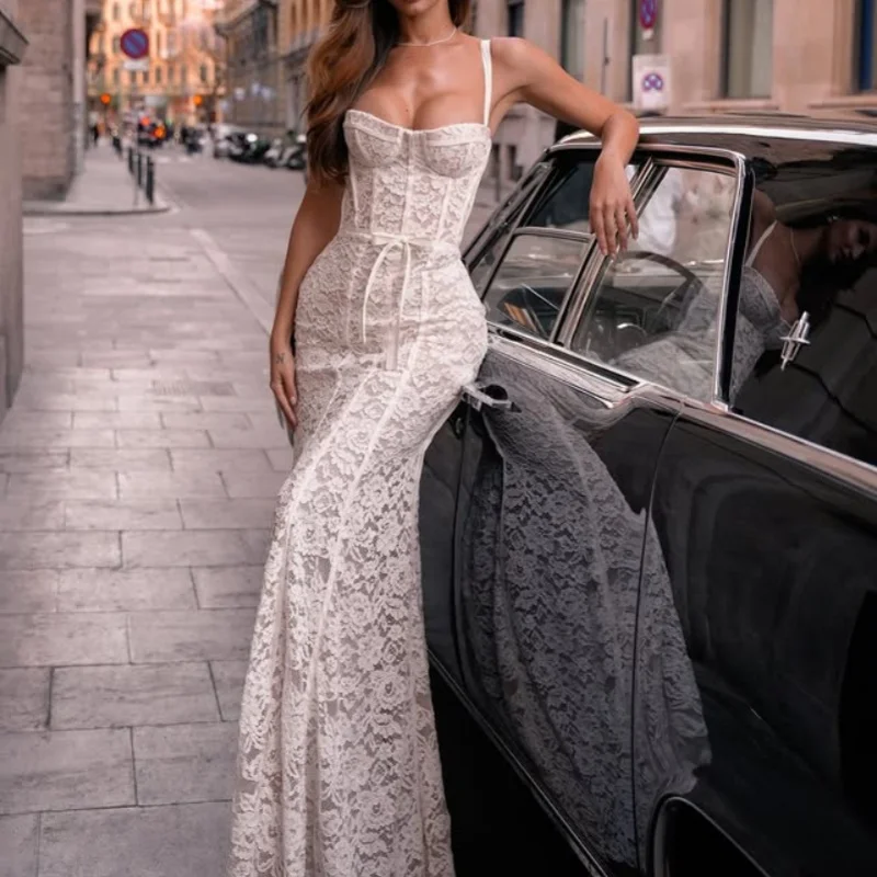 Customized Shiny ivory white Spaghetti Straps Tull Wedding Dresses Lace applique fish tail Bridal Gowns Made Dress
Customized Shiny ivory white Spaghetti Straps Tull Wedding Dresses Lace applique fish tail Bridal Gowns Made Dress