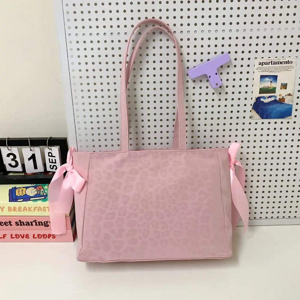Harajuku Bow Rivet Itabag Badge Display Y2K PVC Transparent Shoulder Bag Idol Merchandise Storage Large Capacity Ulzzang Ita Bag
Harajuku Bow Rivet Itabag Badge Display Y2K PVC Transparent Shoulder Bag Idol Merchandise Storage Large Capacity Ulzzang Ita Bag