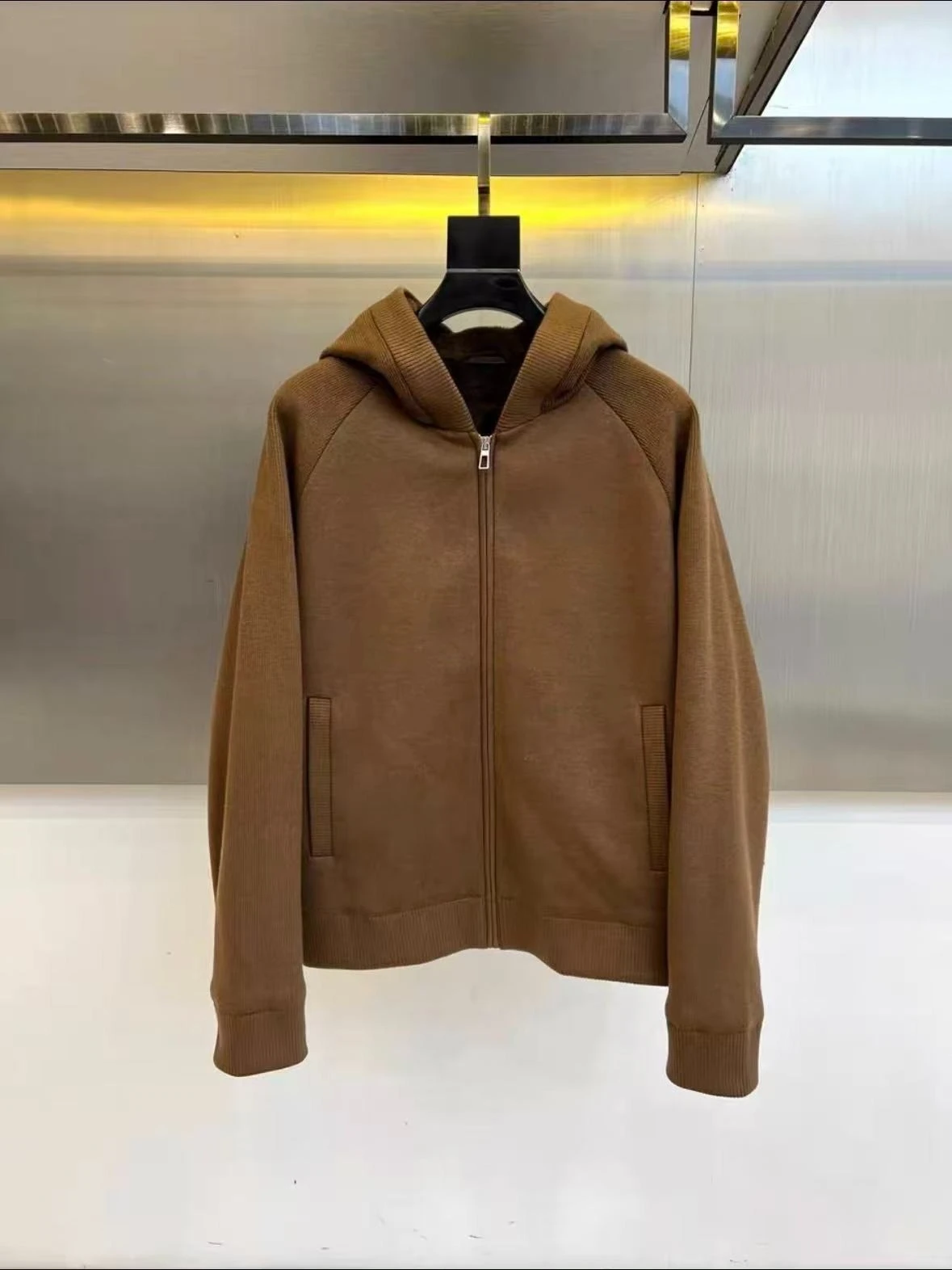 Italy LP wool blend embroidered hooded sweater jacket
Italy LP wool blend embroidered hooded sweater jacket