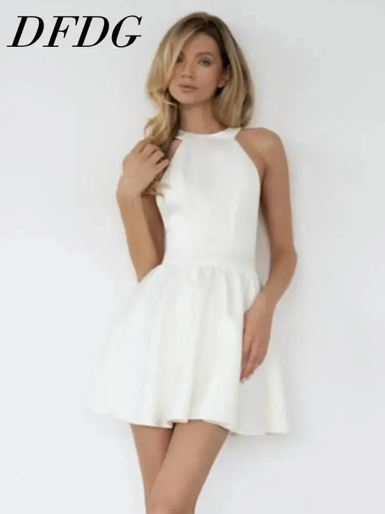 DFDG Women 2026 Spring Summer Halter Neck Sleeveless Mini Dress High Waist Flared Satin A Line Elegant Casual Party Dress
DFDG Women 2026 Spring Summer Halter Neck Sleeveless Mini Dress High Waist Flared Satin A Line Elegant Casual Party Dress