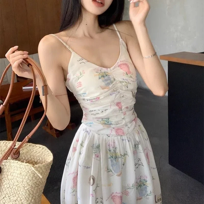 Sexy Vacation Style Backless Floral Suspender Dress New Style High Waist Slim V-neck
Sexy Vacation Style Backless Floral Suspender Dress New Style High Waist Slim V-neck